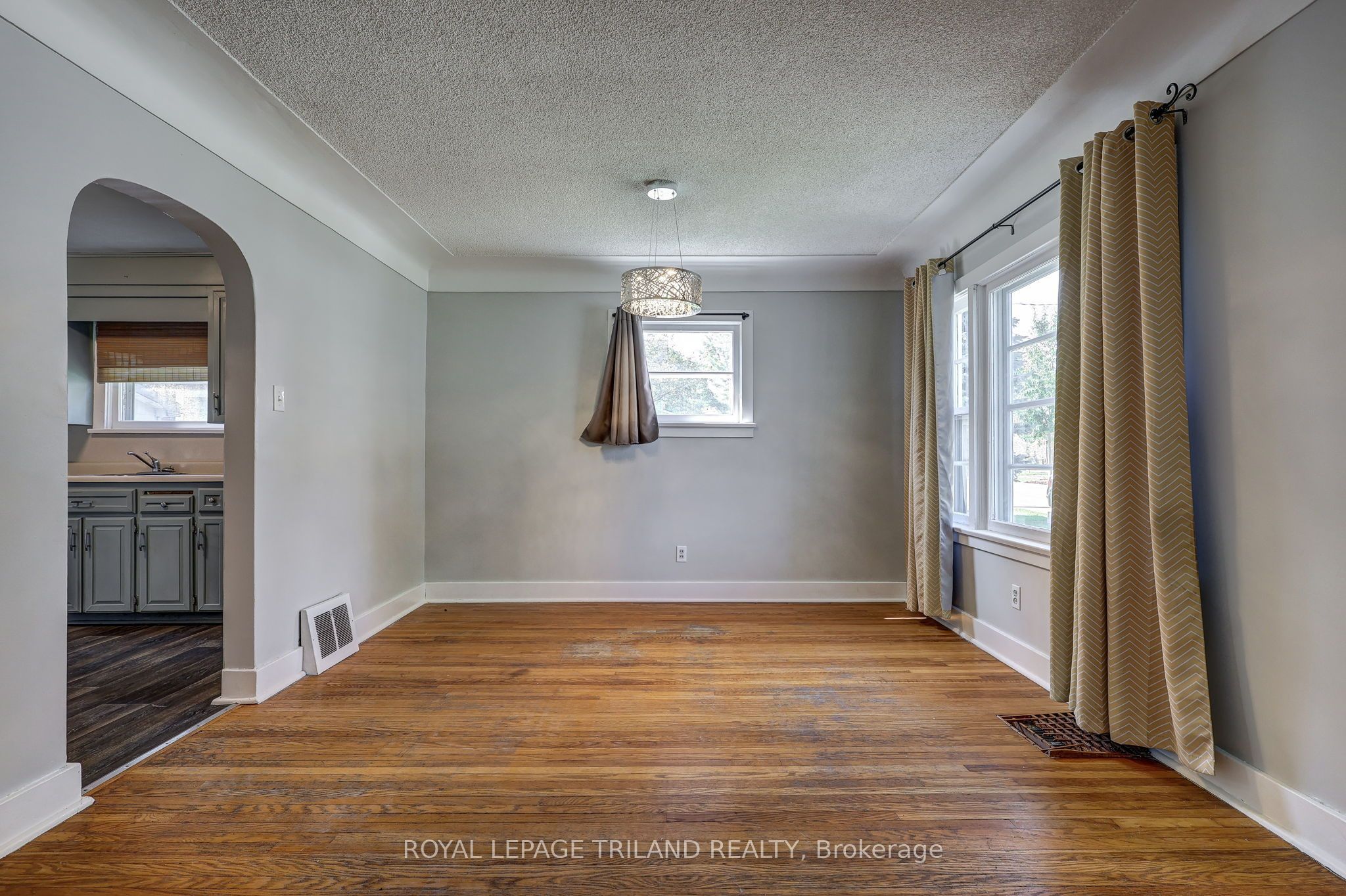 127 Hughes Street Property Photo 10