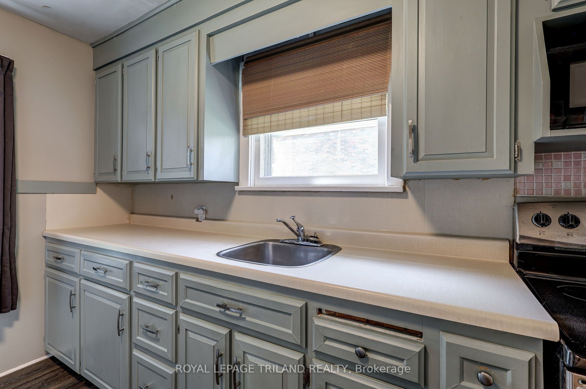127 Hughes Street Property Photo 18