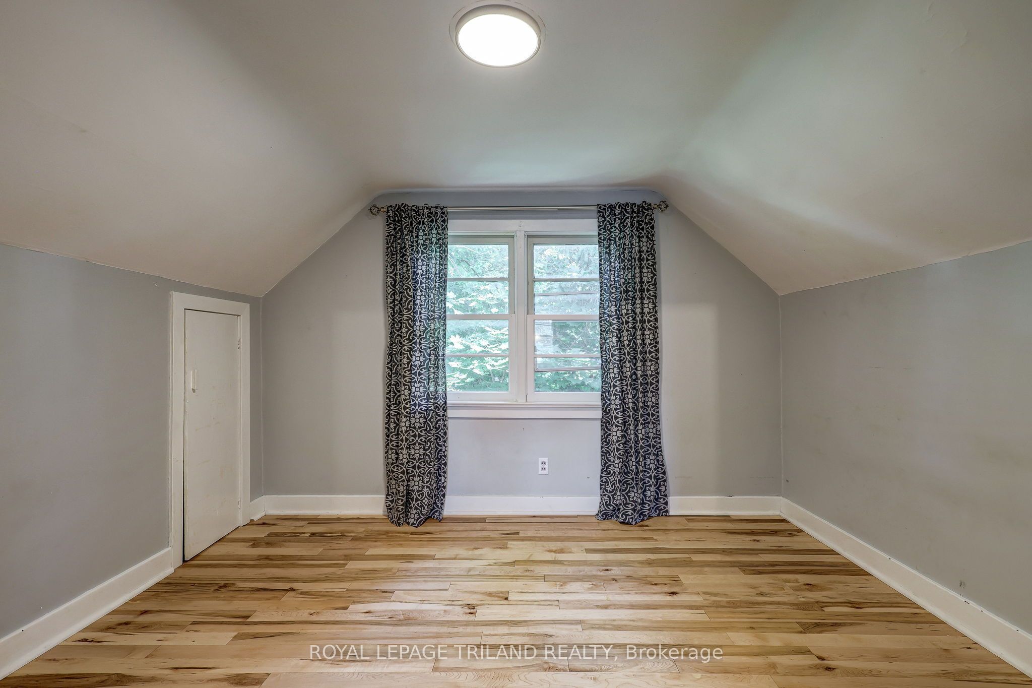 127 Hughes Street Property Photo 28