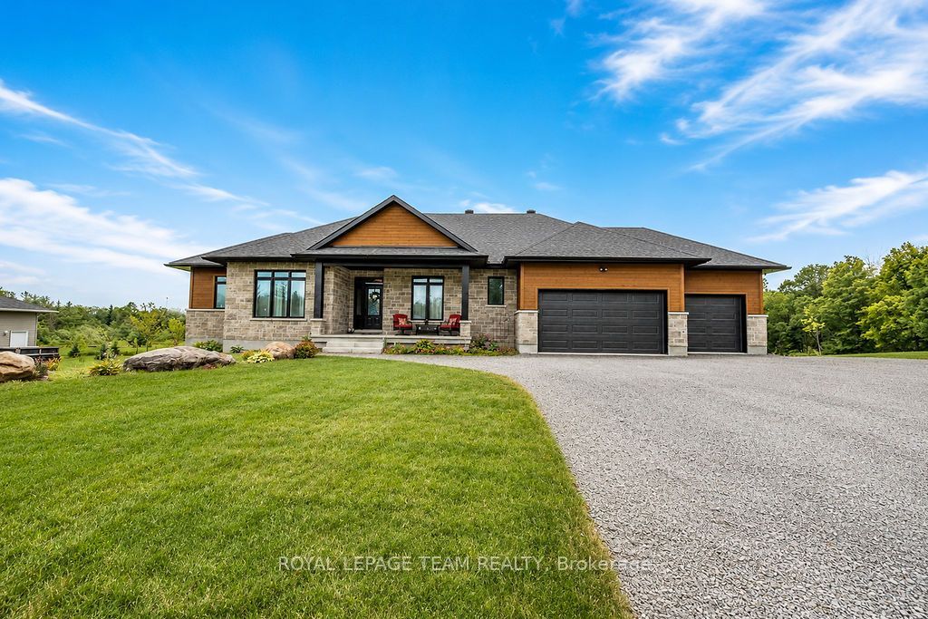 80 Raymond Luhta Crescent Property Photo 1