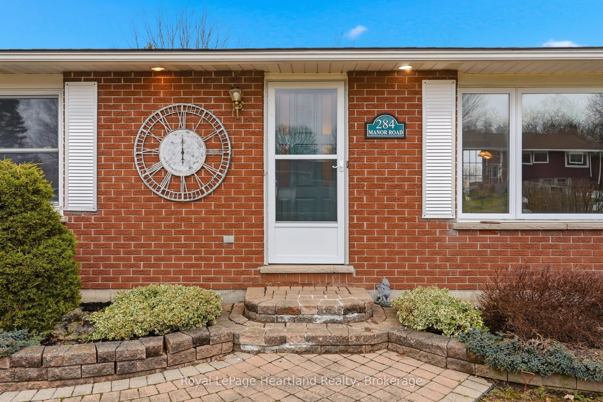 284 Manor Road Property Photo 5