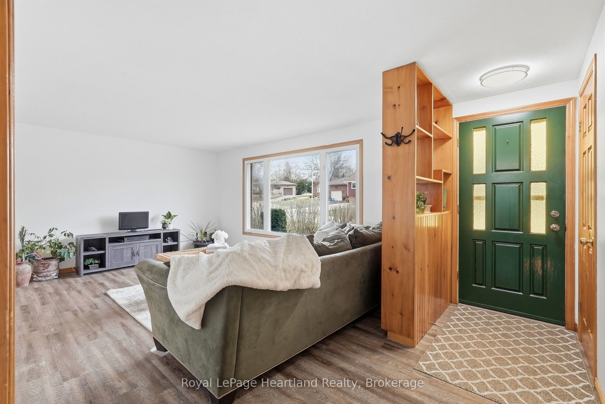284 Manor Road Property Photo 8