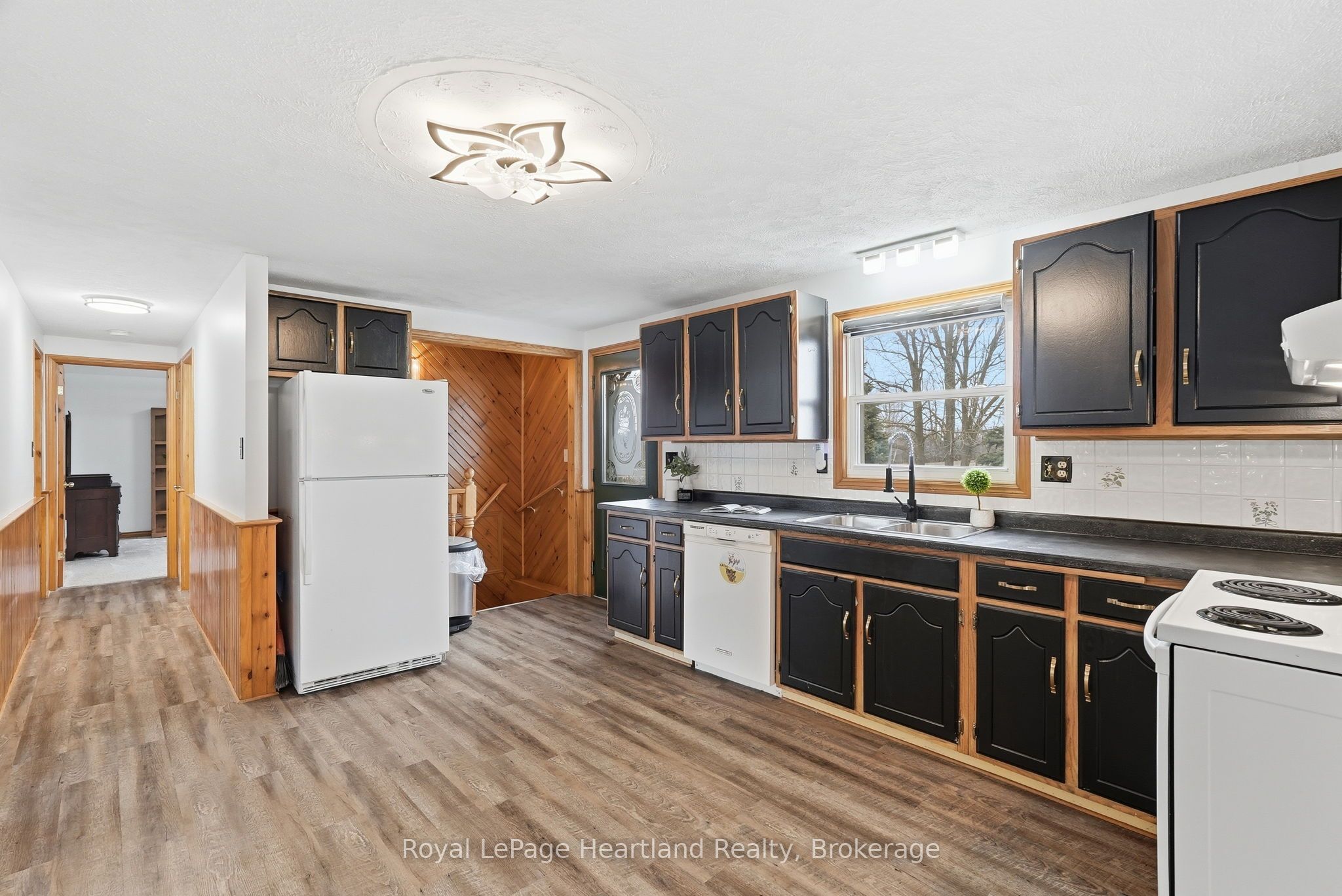 284 Manor Road Property Photo 16