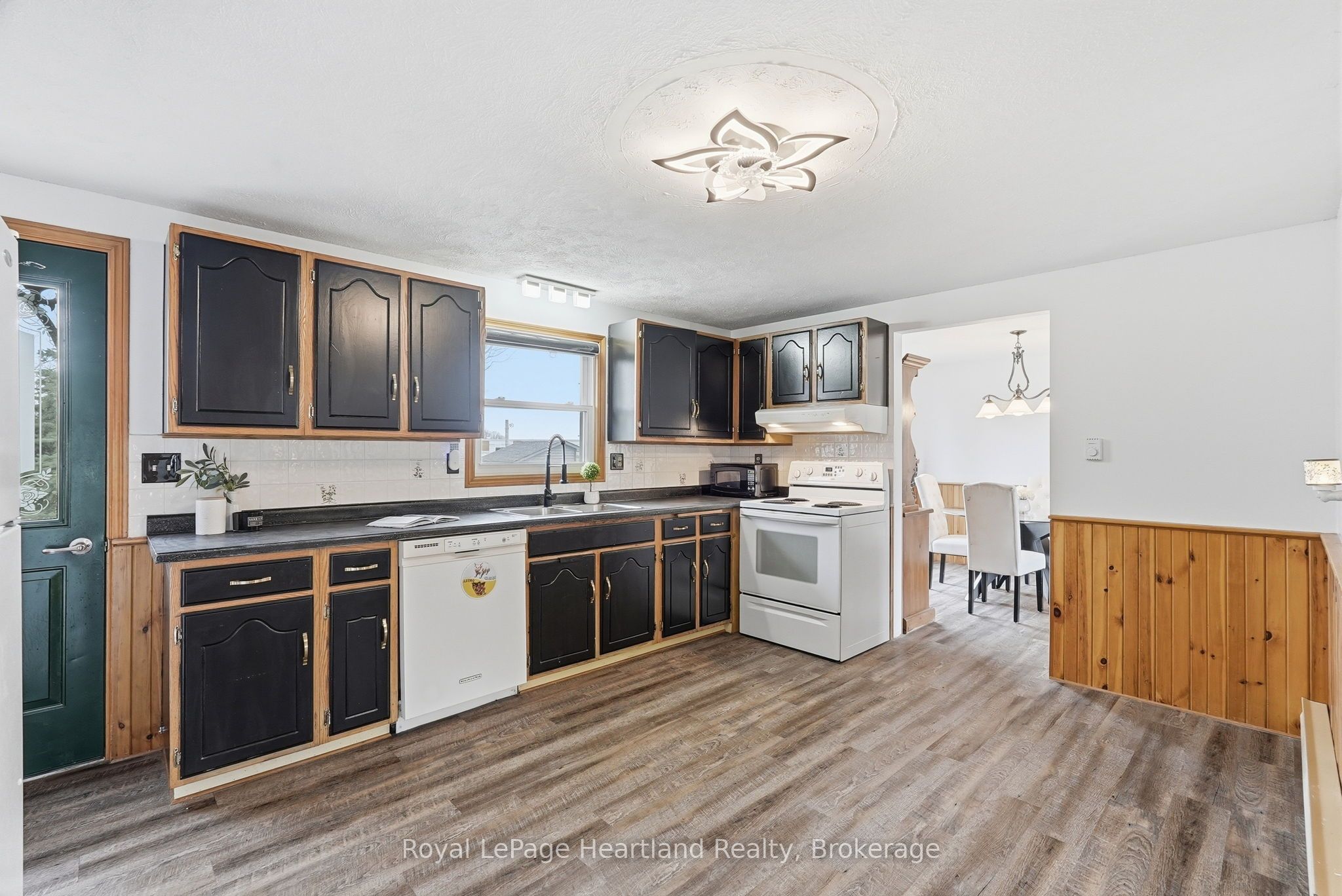 284 Manor Road Property Photo 18
