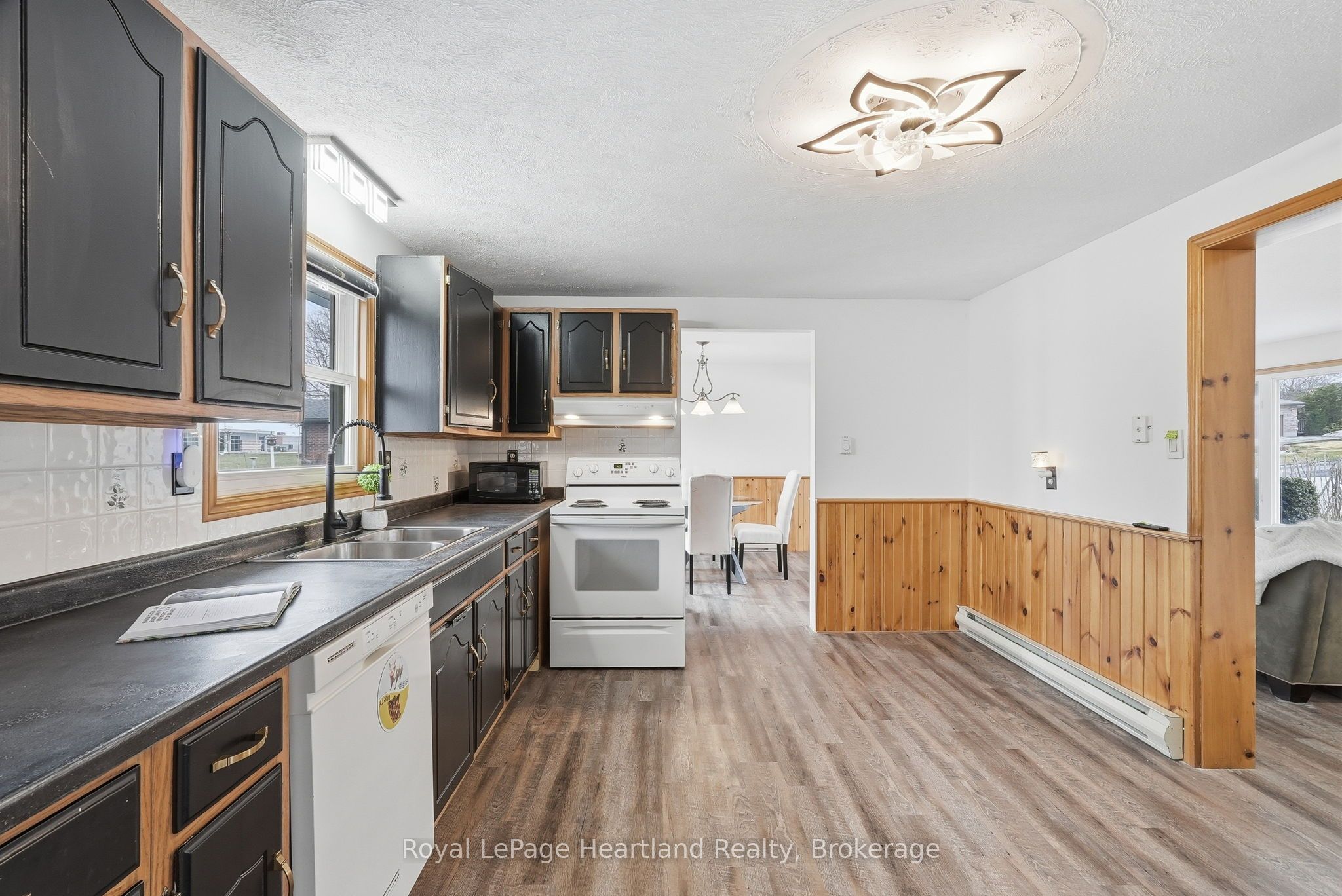 284 Manor Road Property Photo 19