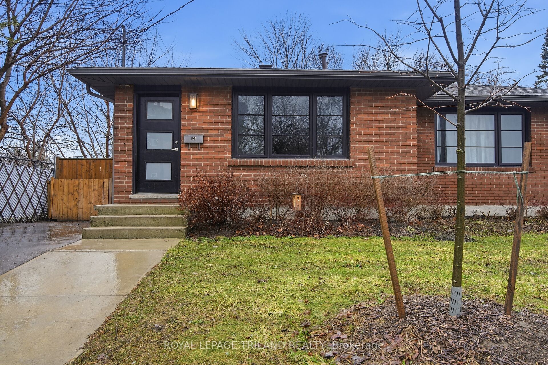 125 Connaught Avenue Property Photo 1