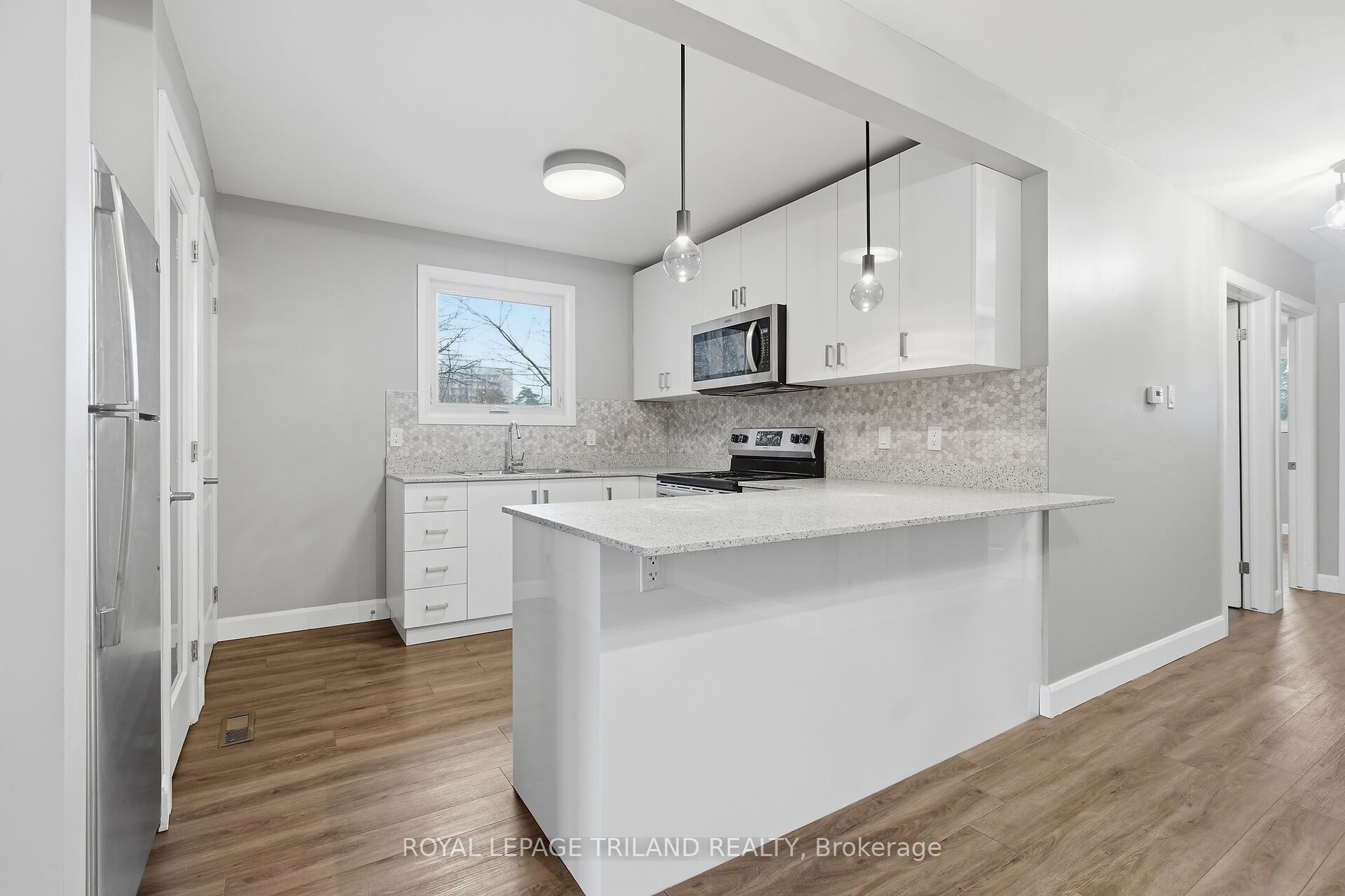 125 Connaught Avenue Property Photo 8