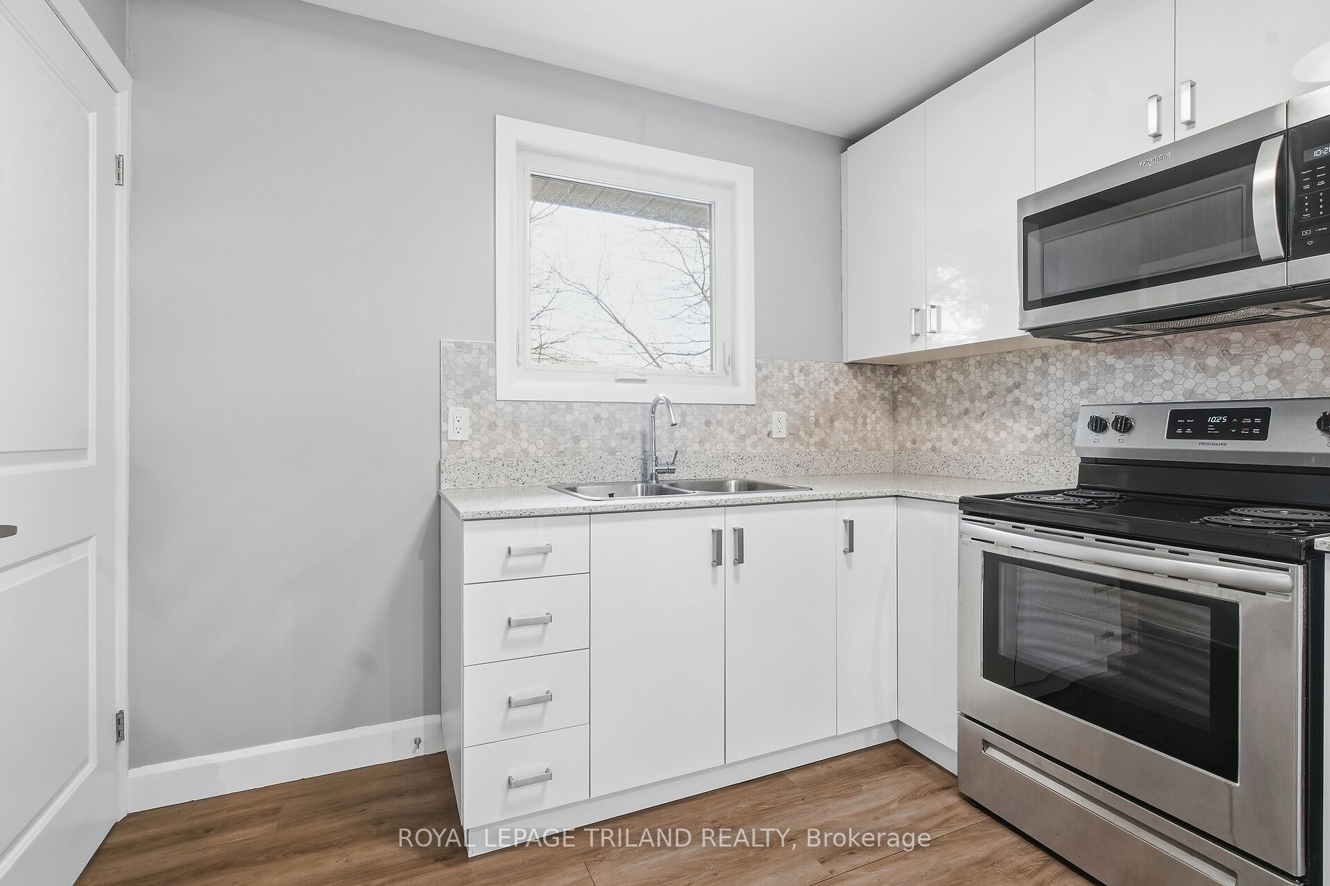 125 Connaught Avenue Property Photo 9