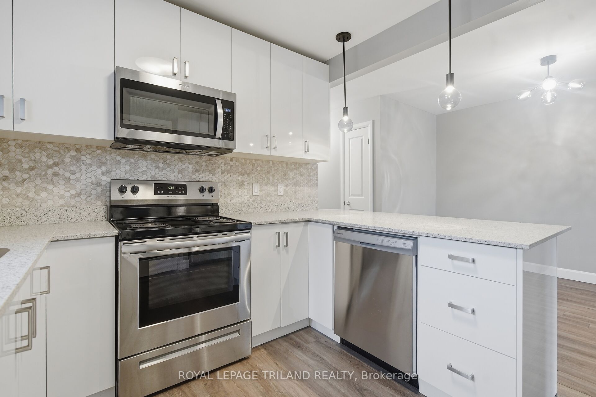 125 Connaught Avenue Property Photo 10