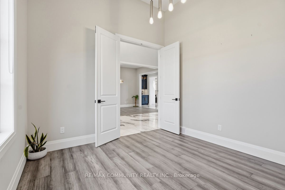 451 Warner Terrace Property Photo 6