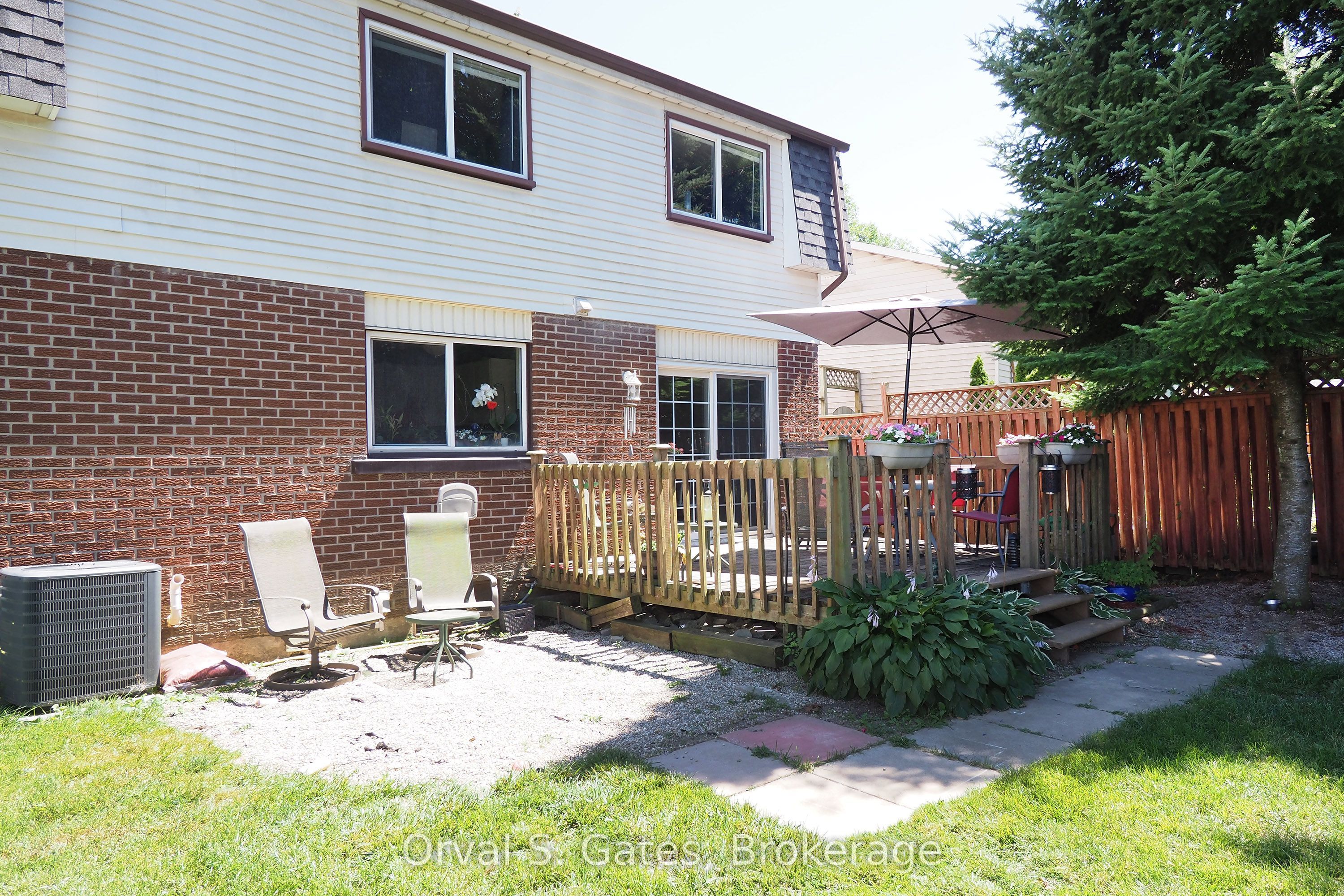 3 Queensdale Crescent Property Photo 3