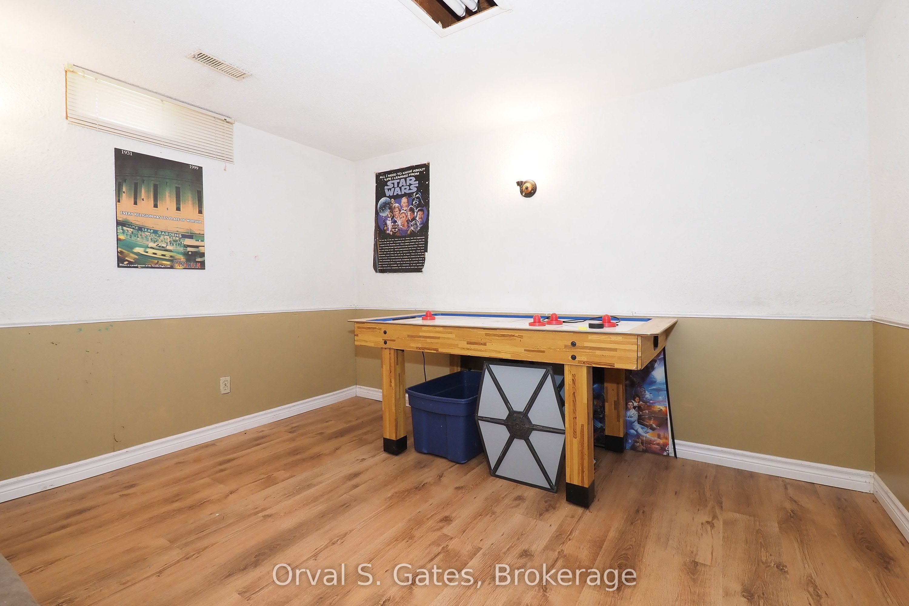 3 Queensdale Crescent Property Photo 6