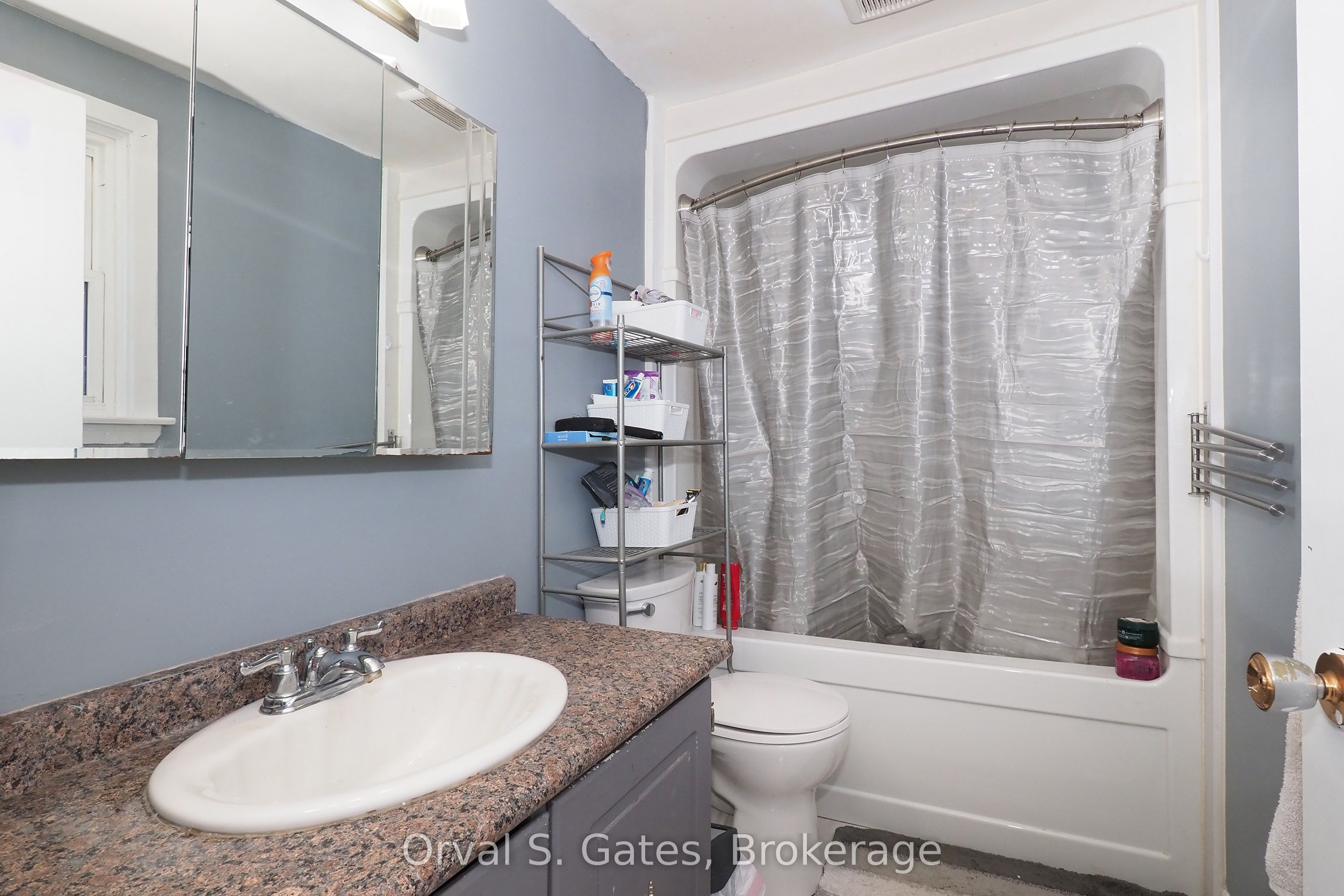 3 Queensdale Crescent Property Photo 8