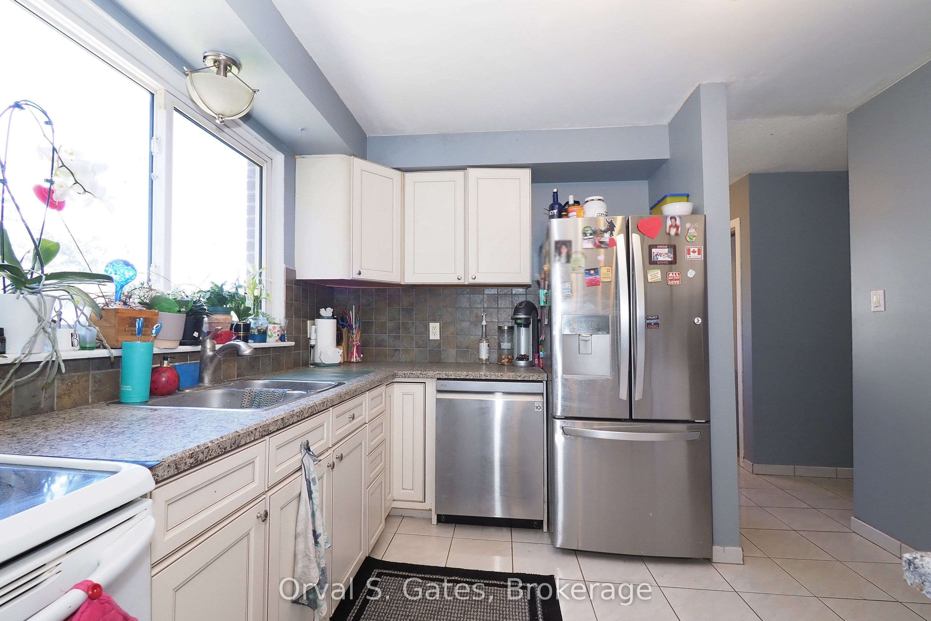 3 Queensdale Crescent Property Photo 15