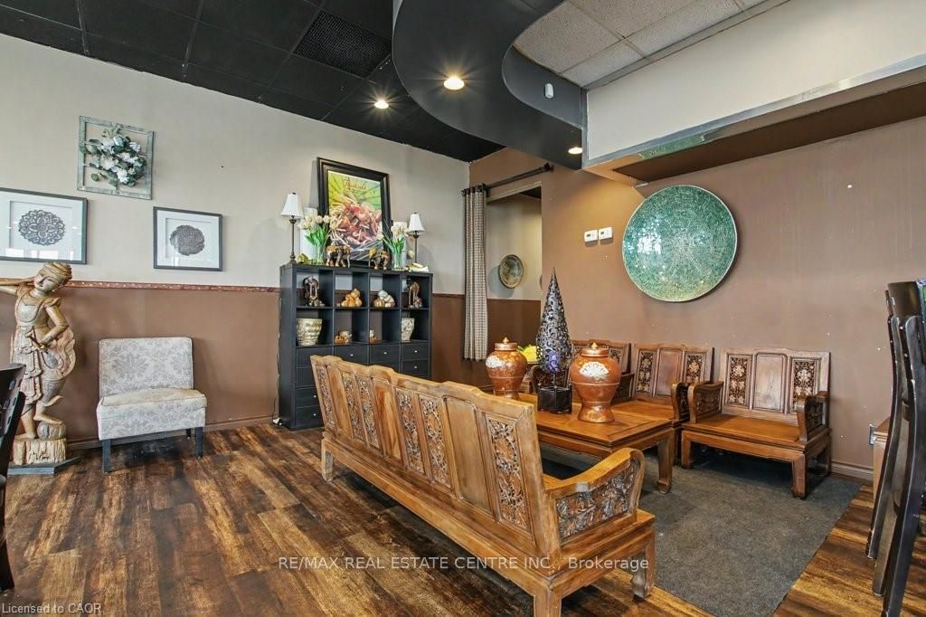 1654 Wilson Street W Property Photo 8