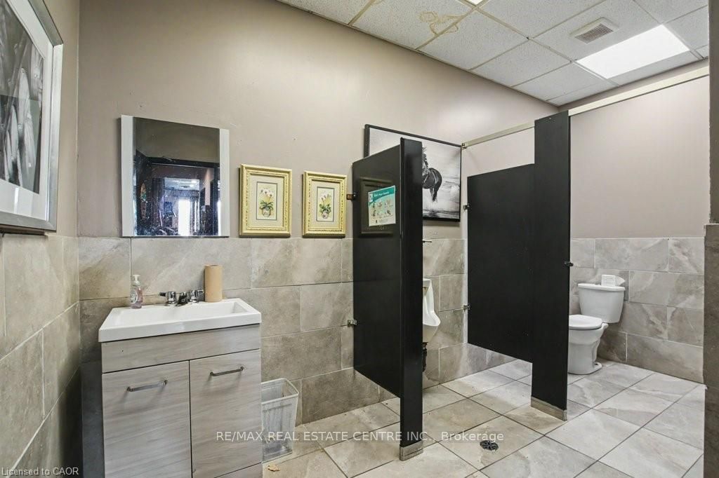 1654 Wilson Street W Property Photo 15