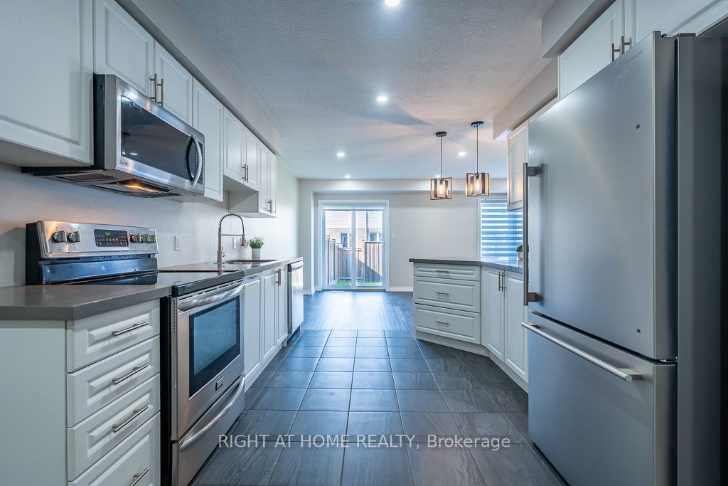 10 Cittadella Boulevard Property Photo 4