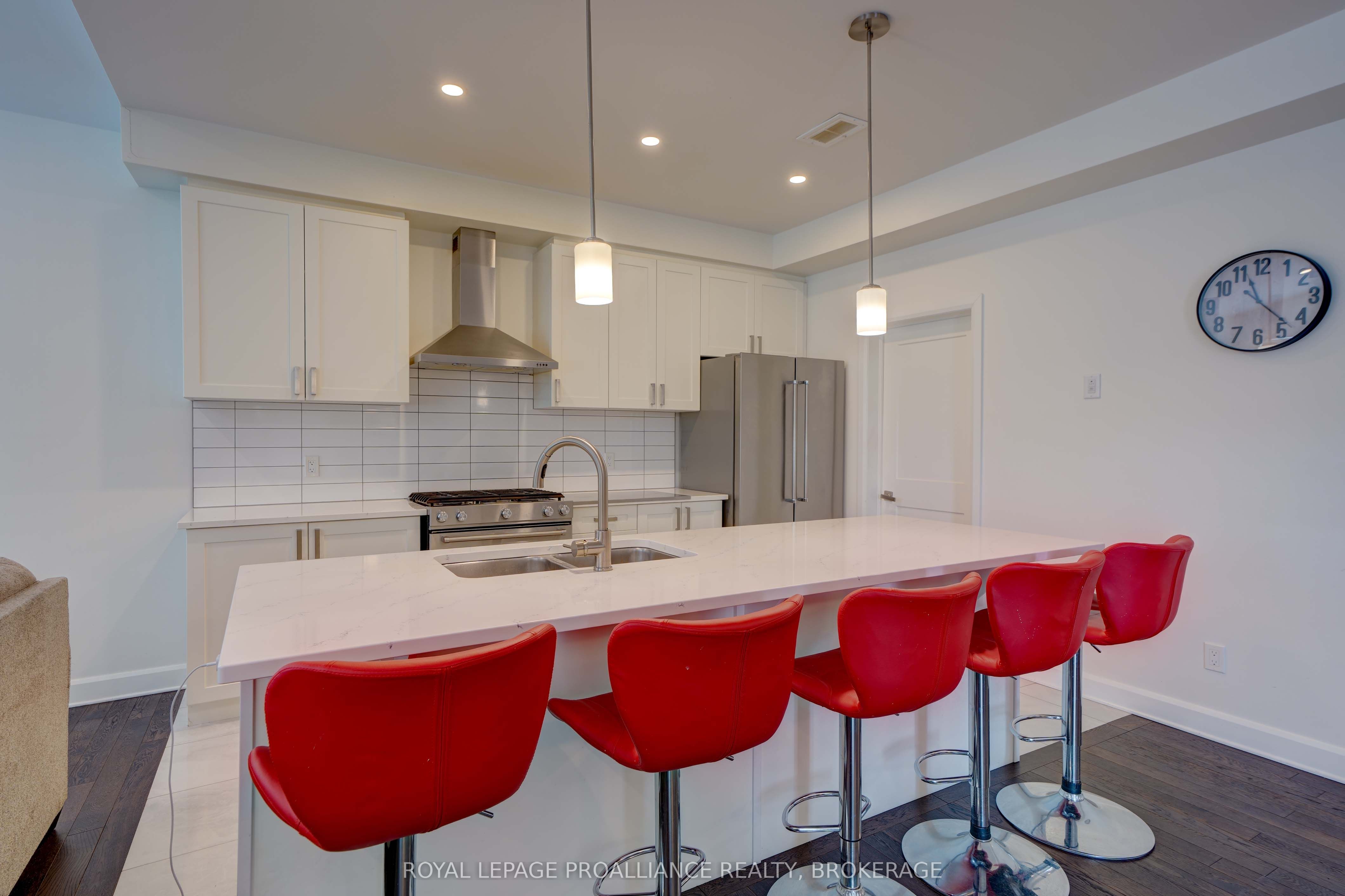 1369 Andersen Drive Property Photo 14