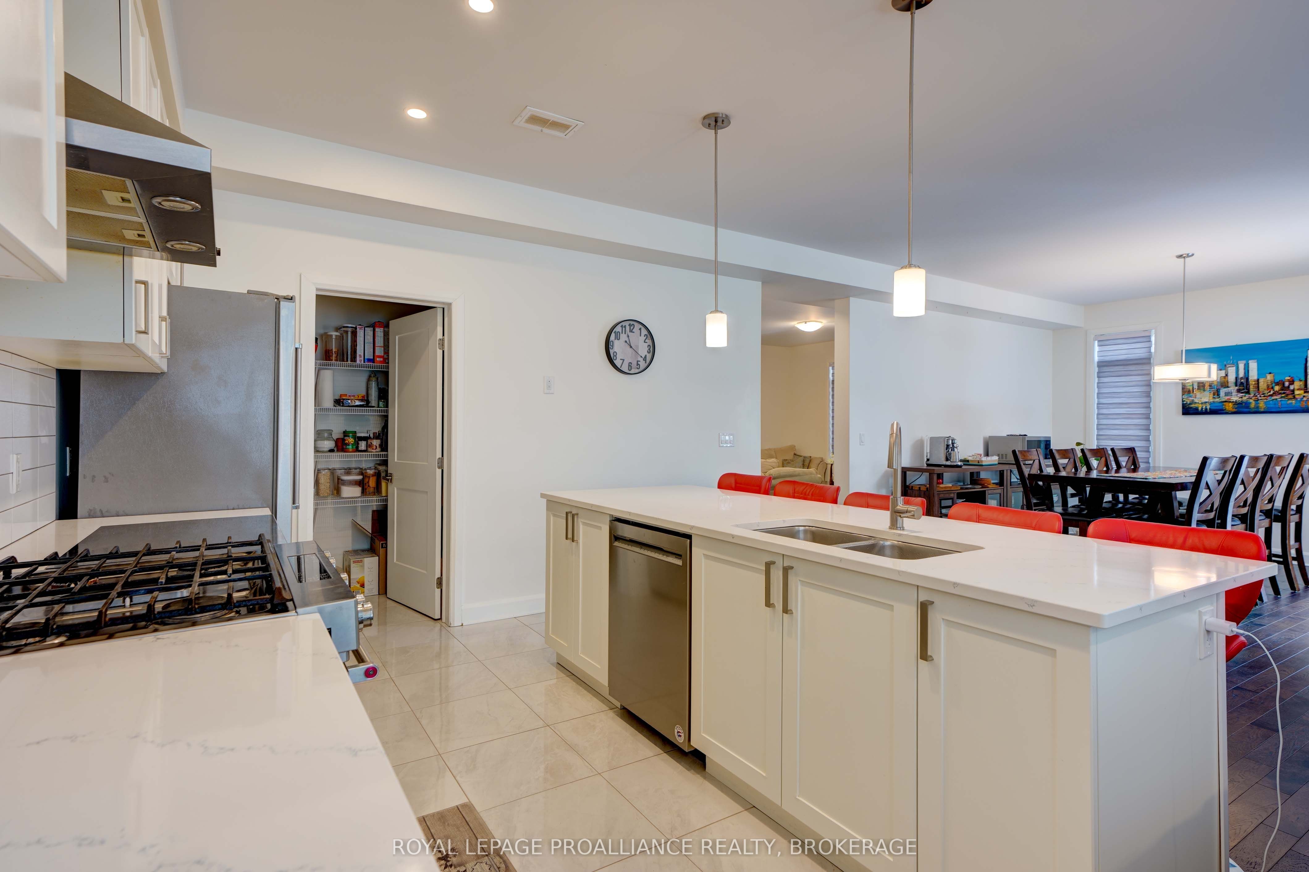 1369 Andersen Drive Property Photo 17