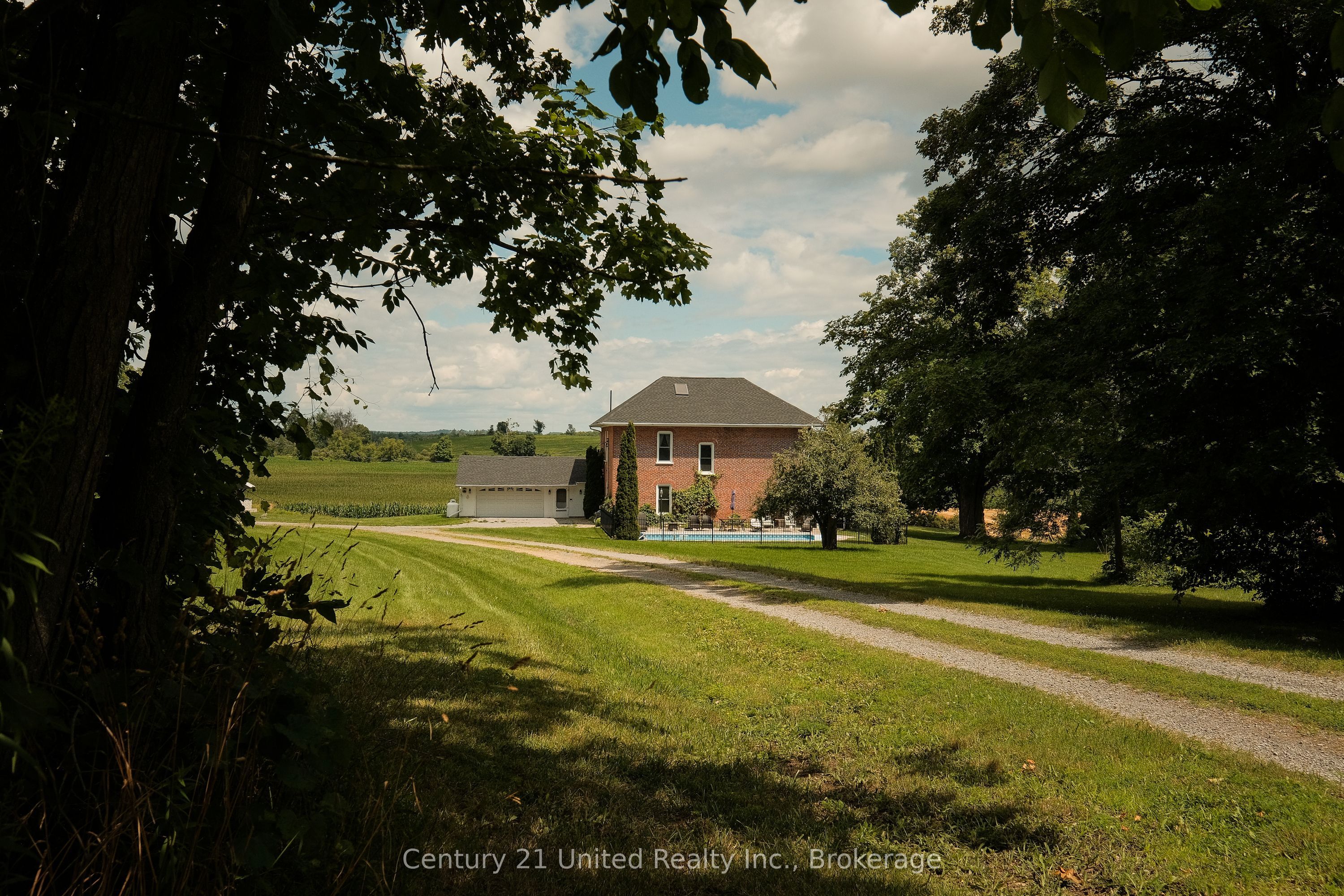 2261 Asphodel 6th Line Property Photo 1