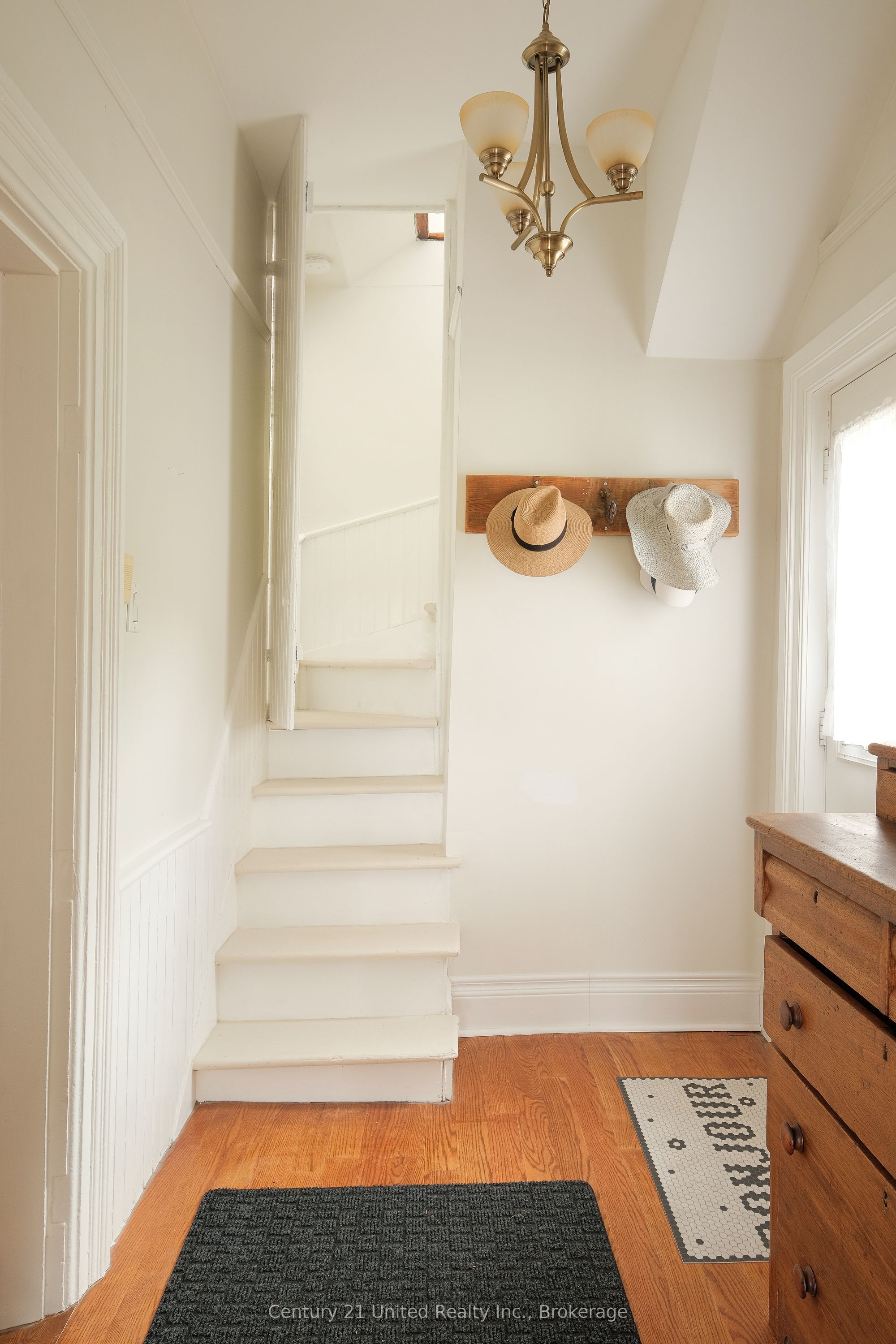 2261 Asphodel 6th Line Property Photo 2