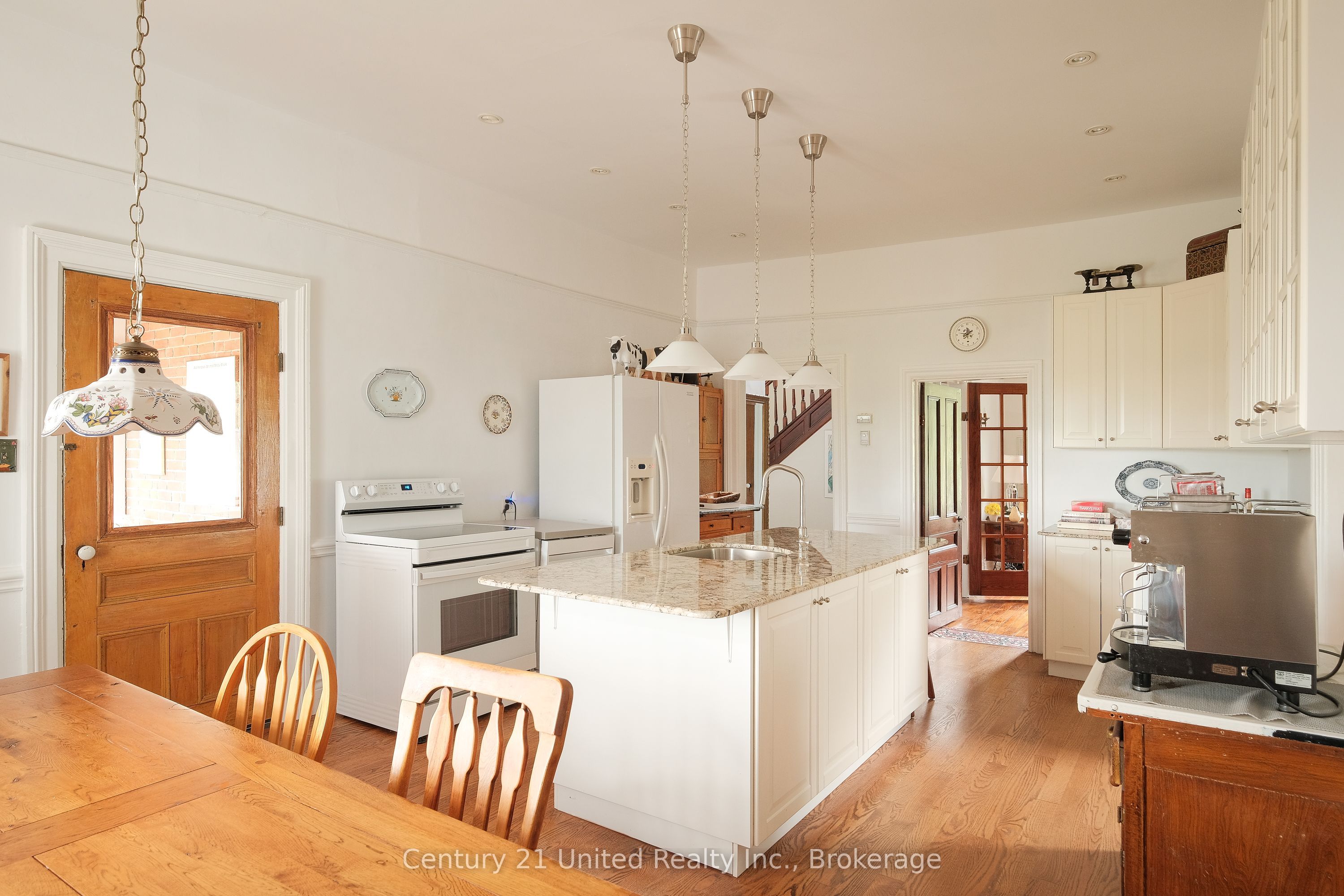 2261 Asphodel 6th Line Property Photo 3