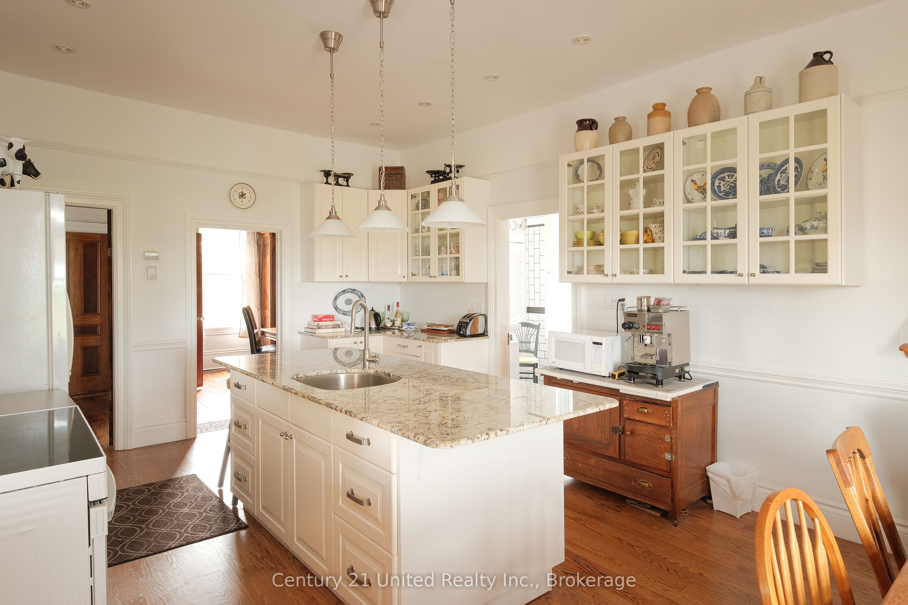 2261 Asphodel 6th Line Property Photo 4