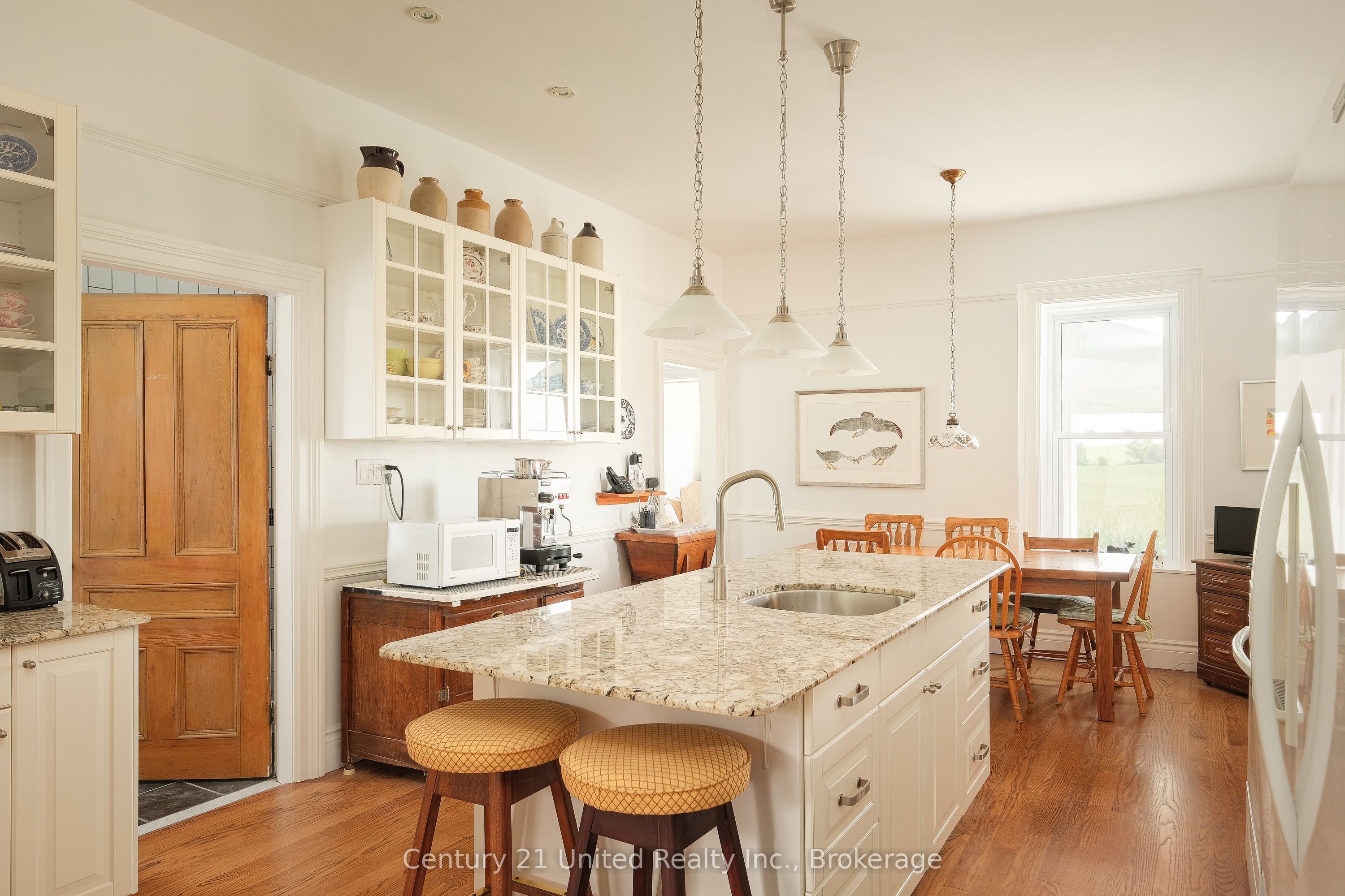 2261 Asphodel 6th Line Property Photo 8