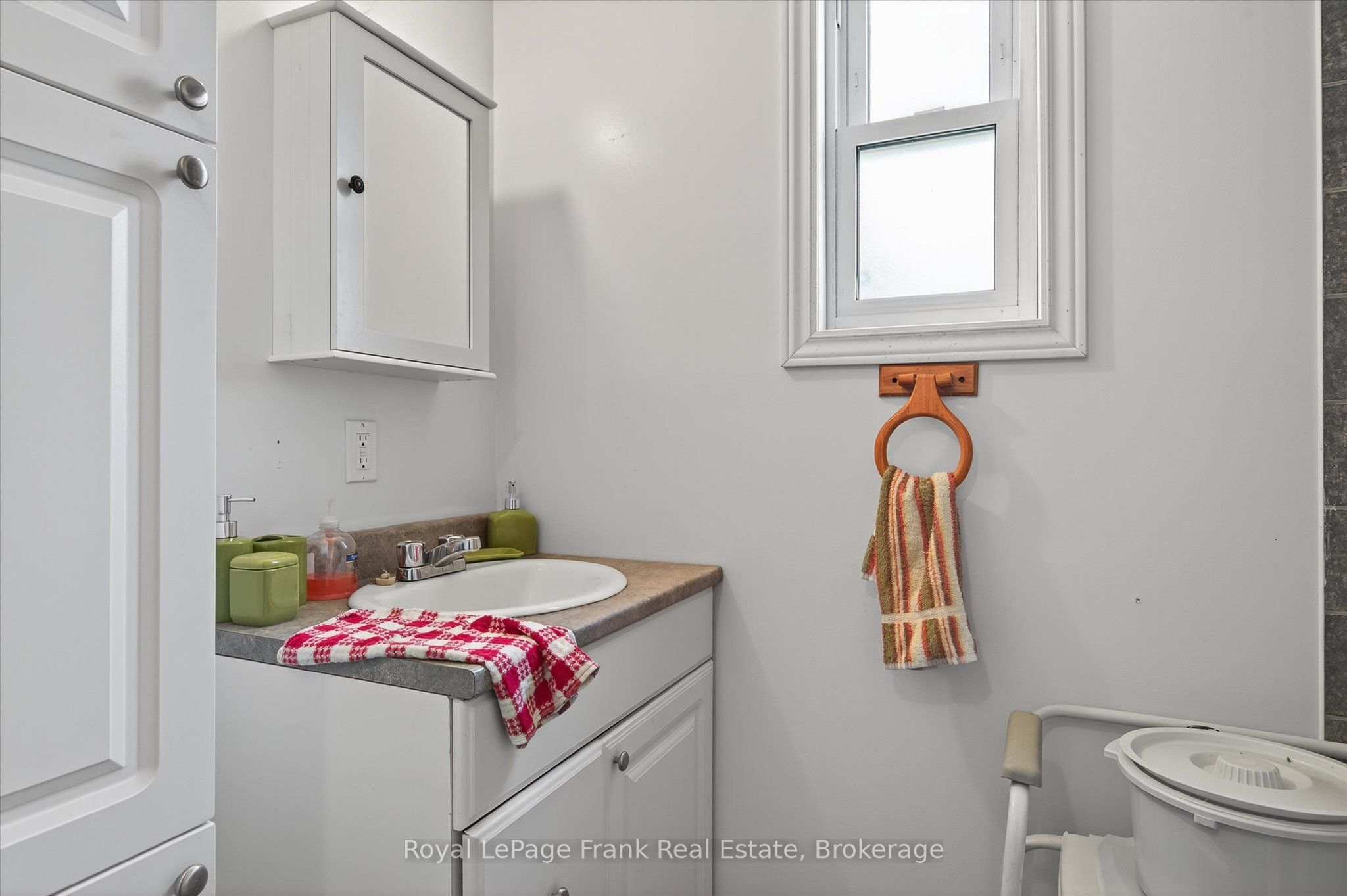680 Serpent Mounds Road Property Photo 24