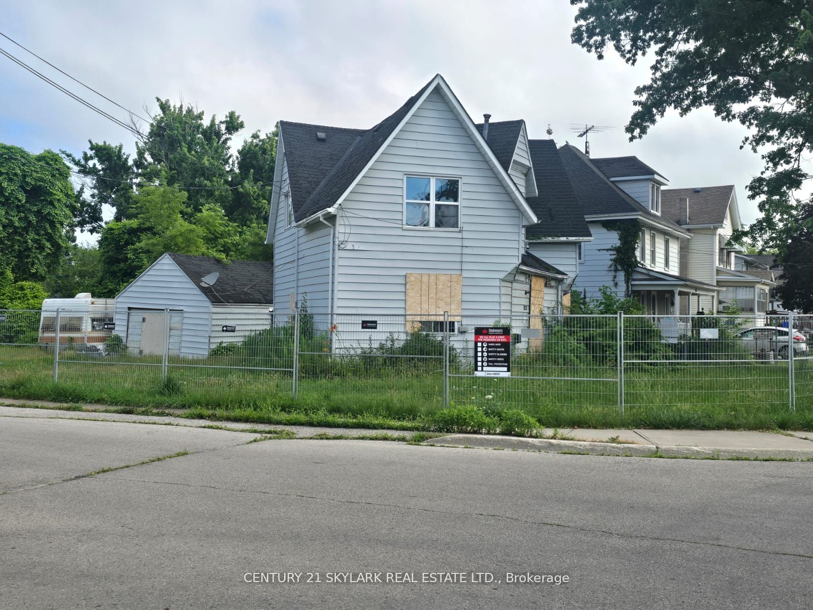 702 Cedar Street Property Photo 1