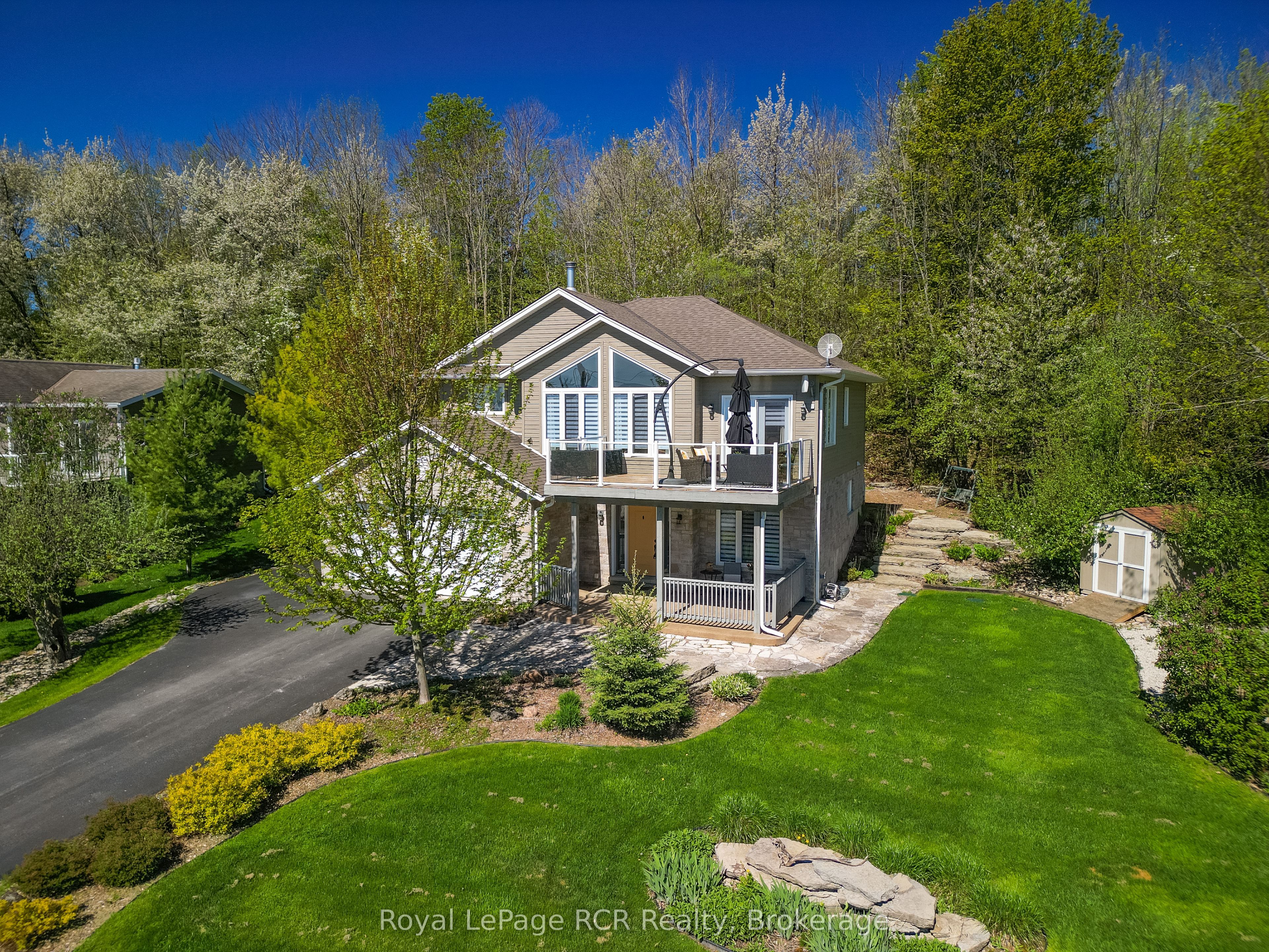 154 Macintosh Drive Property Photo 1