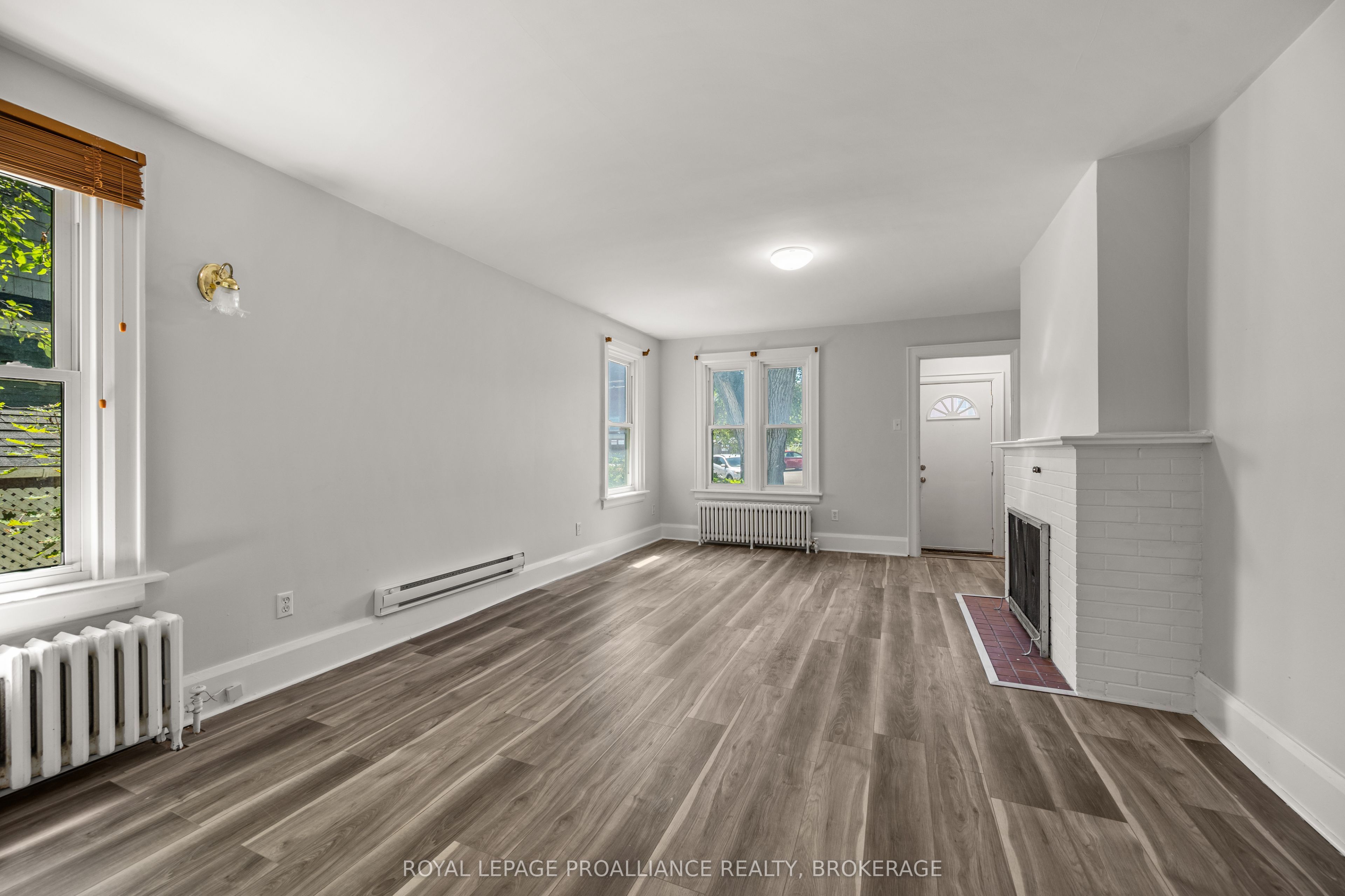 211 Toronto Street Property Photo 6