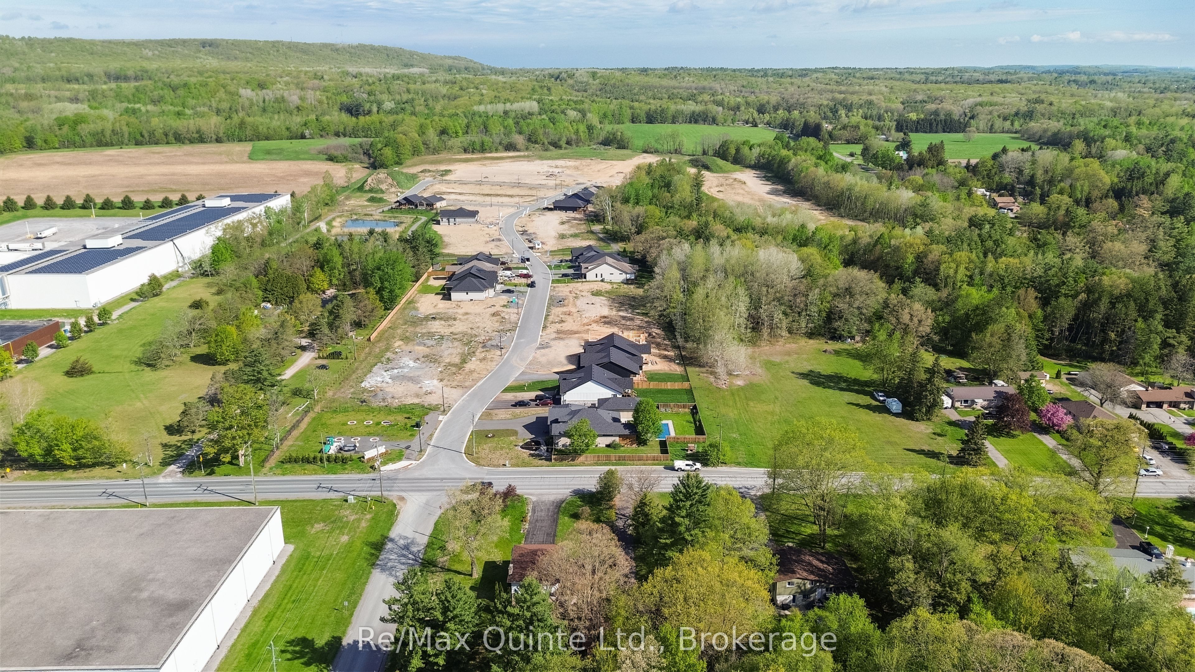 13 Deerview Drive Property Photo 8
