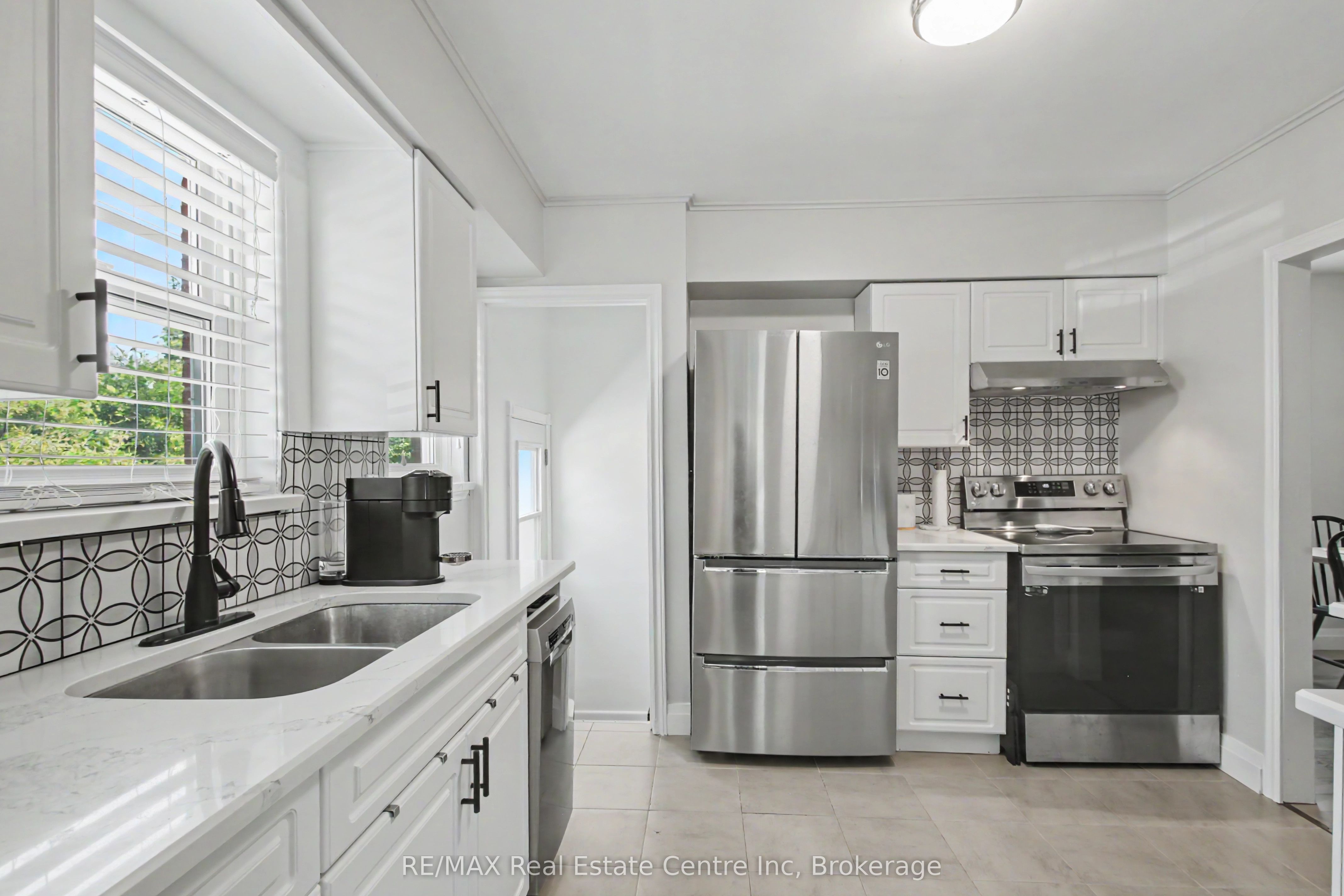 57 Vancouver Drive Property Photo 9