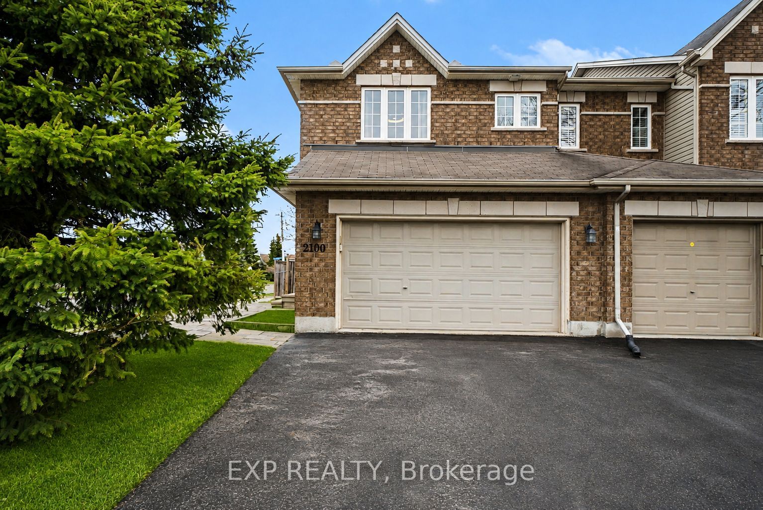 2100 Melette Crescent Property Photo 1