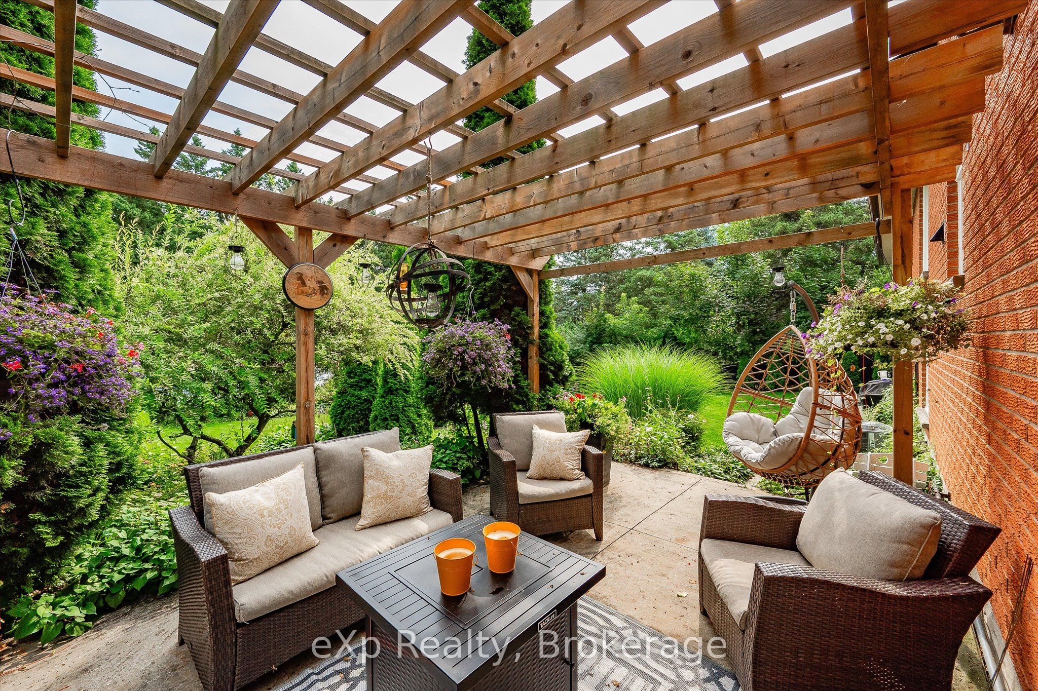 8 Malvern Crescent Property Photo 3