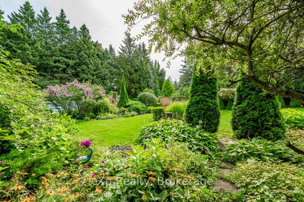 8 Malvern Crescent Property Photo 4