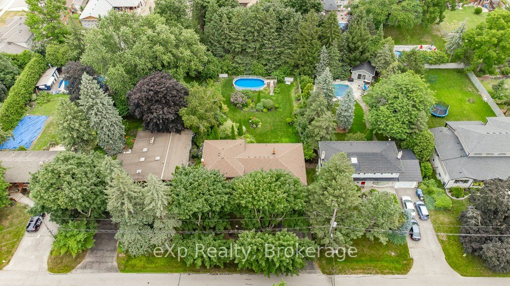8 Malvern Crescent Property Photo 5