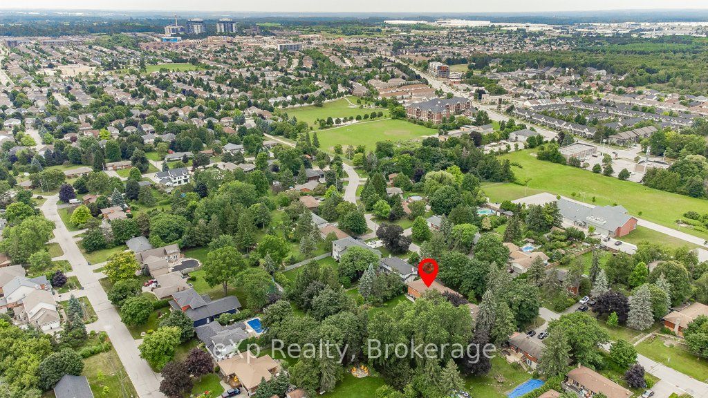 8 Malvern Crescent Property Photo 6