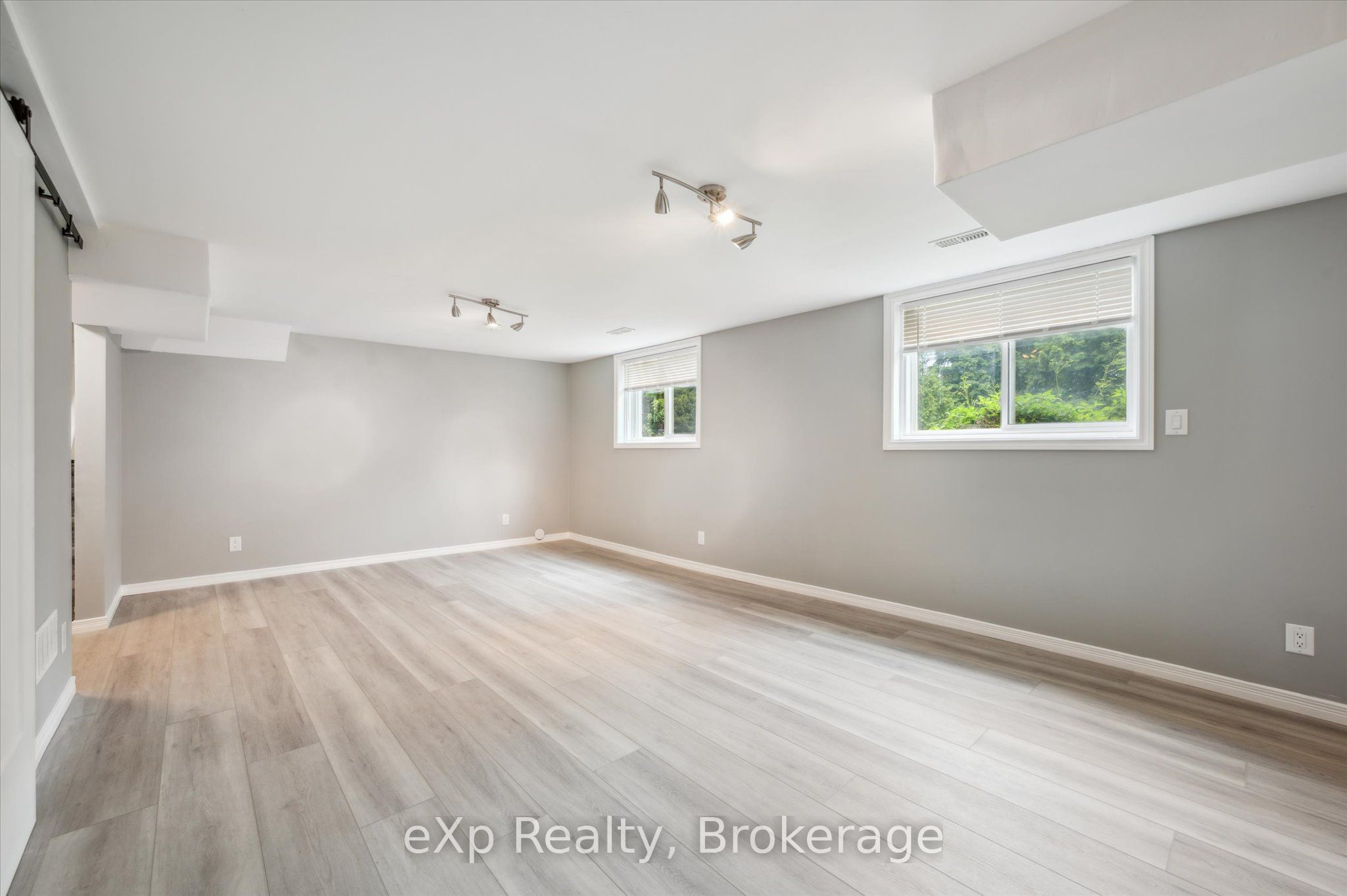 8 Malvern Crescent Property Photo 33