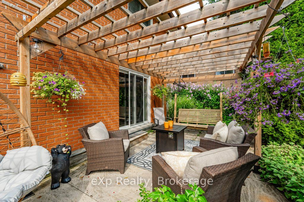 8 Malvern Crescent Property Photo 41