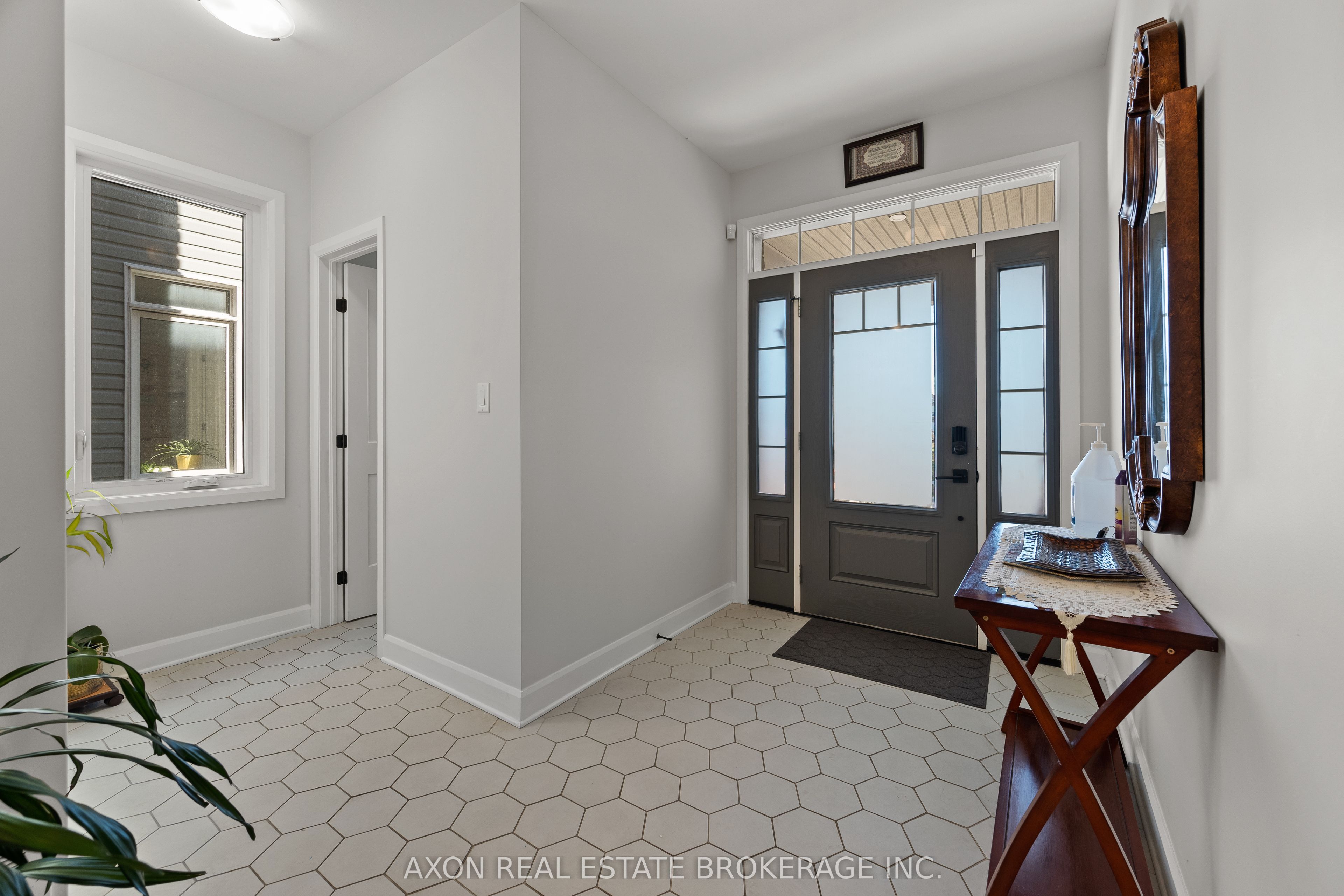 1371 Andersen Drive Property Photo 3