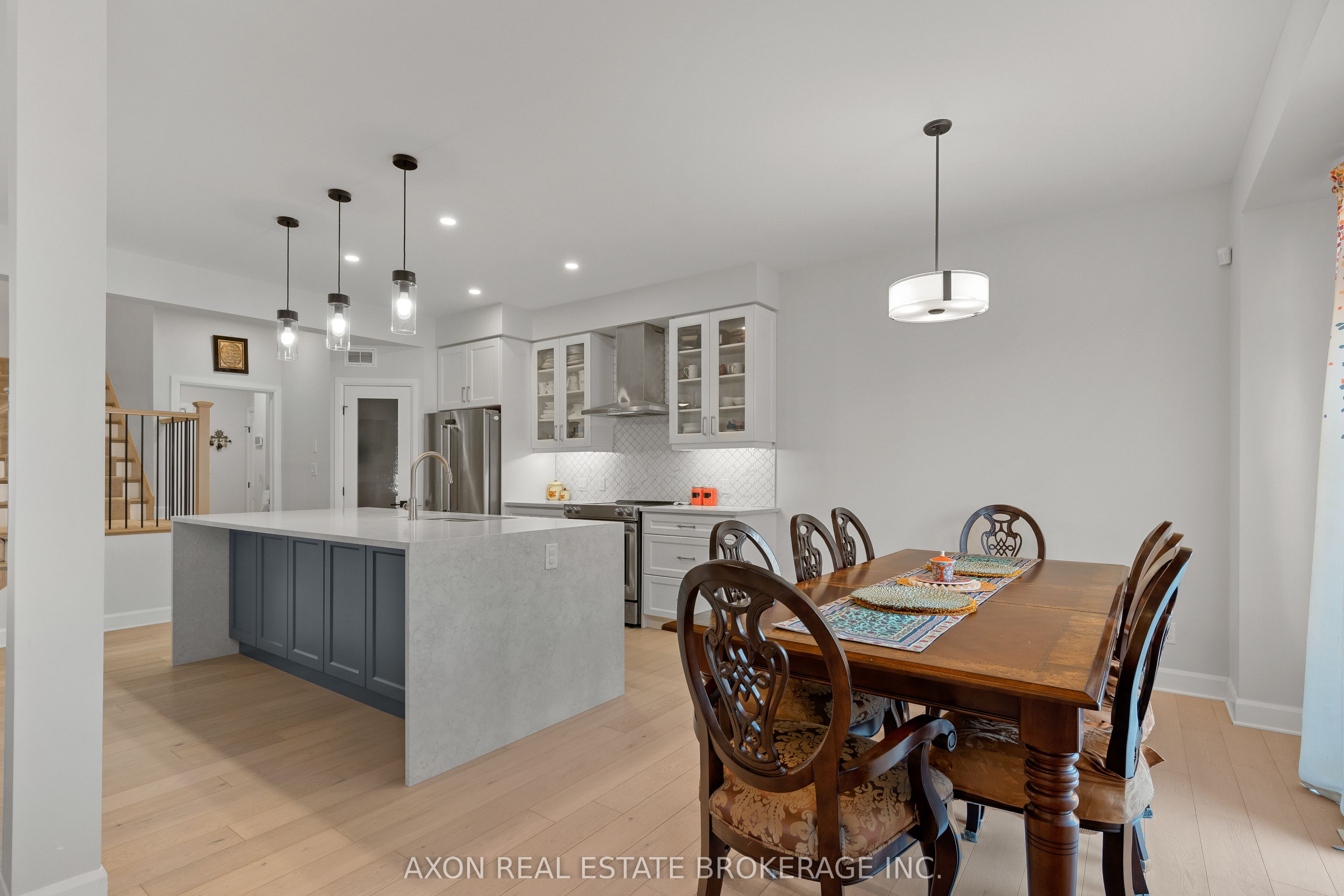 1371 Andersen Drive Property Photo 11