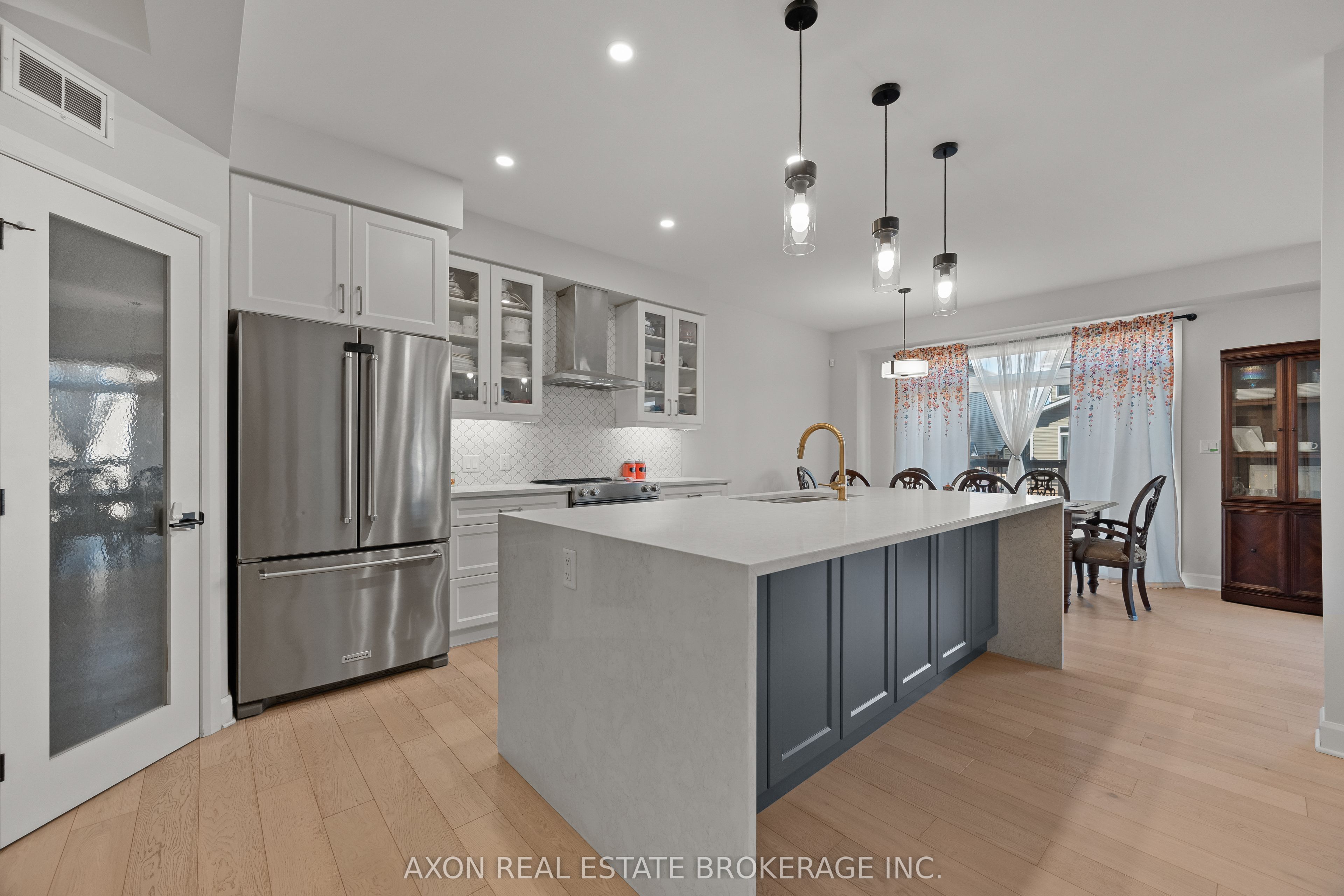 1371 Andersen Drive Property Photo 13