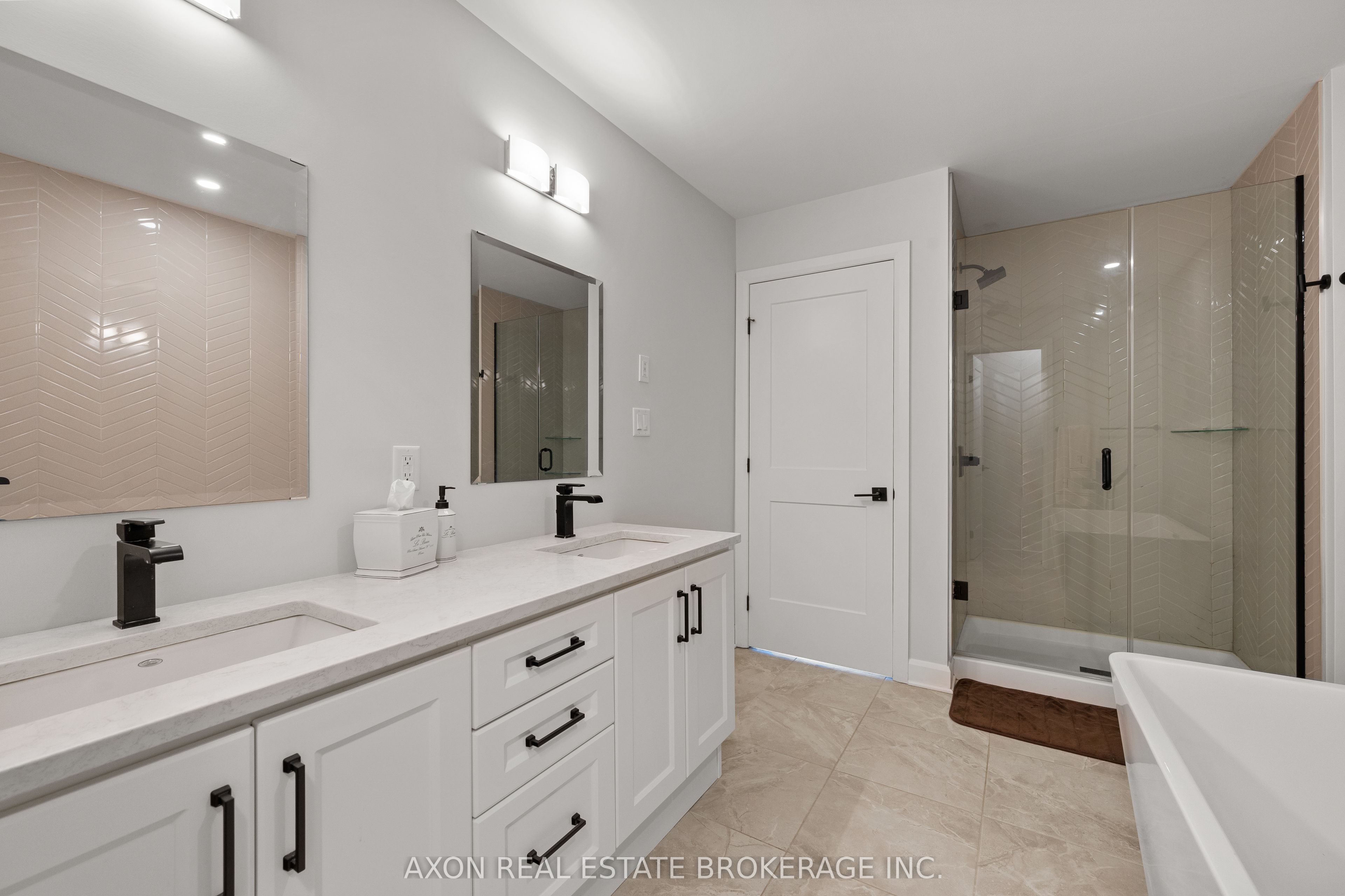 1371 Andersen Drive Property Photo 24