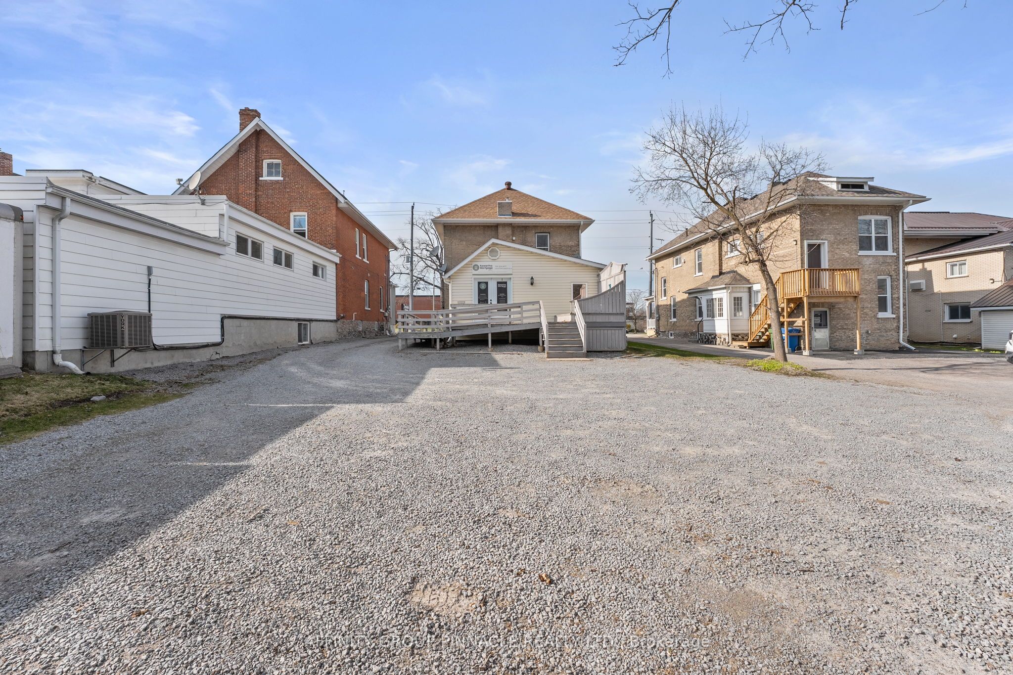 255 Kent Street W Property Photo 39