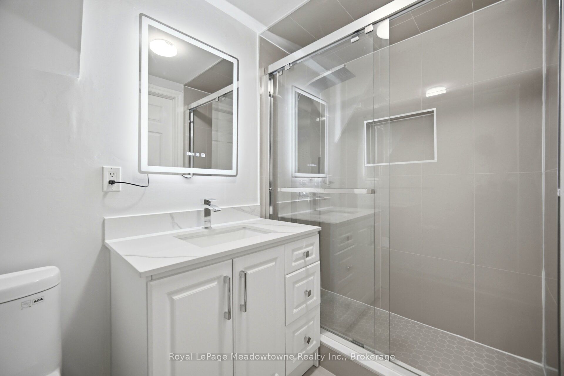 680 Raglan Street Property Photo 31