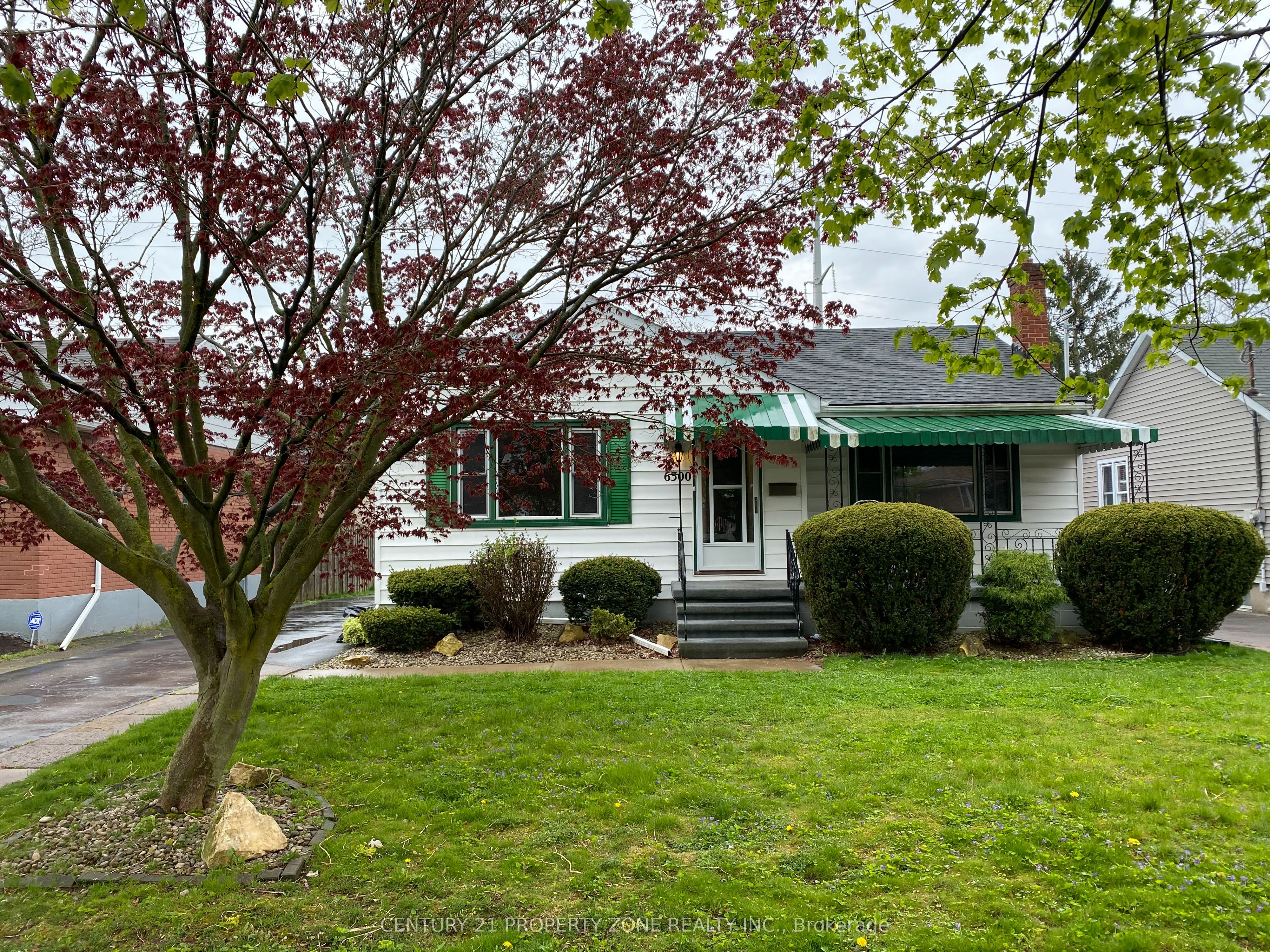 6300 Corwin Crescent Property Photo 1