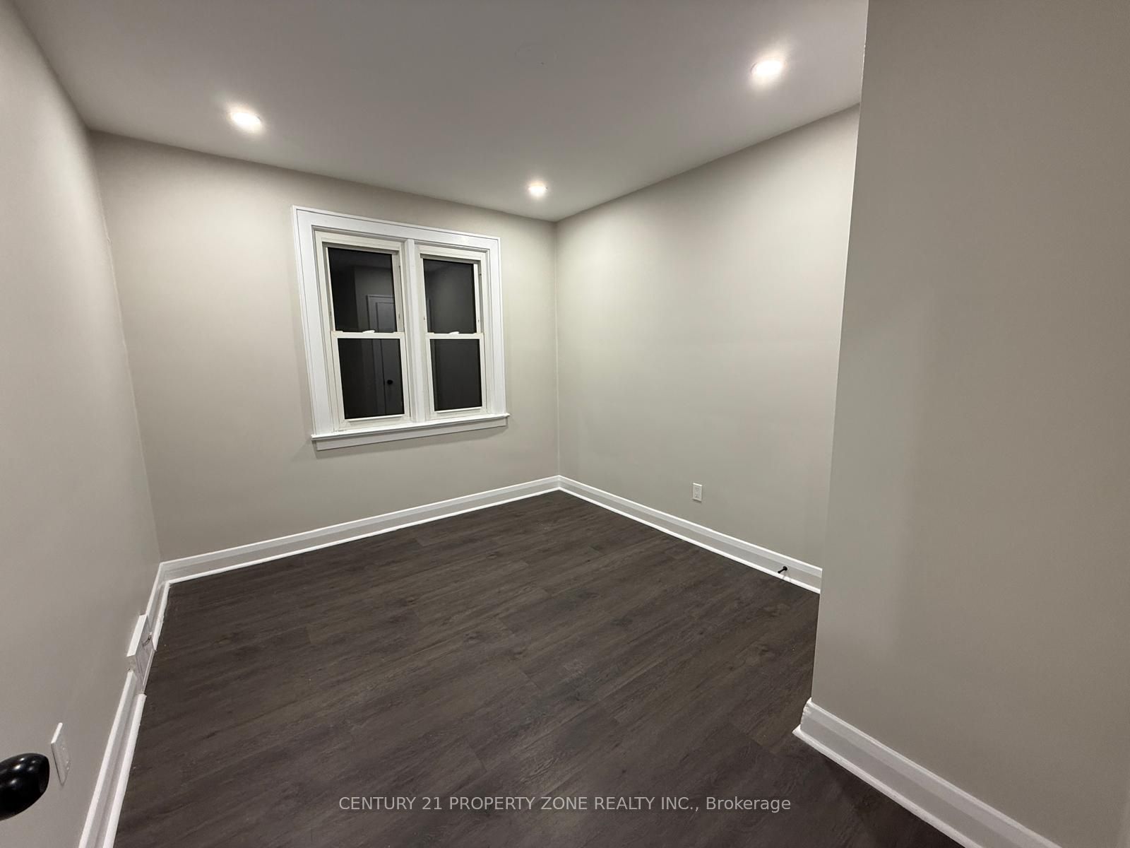 6300 Corwin Crescent Property Photo 5