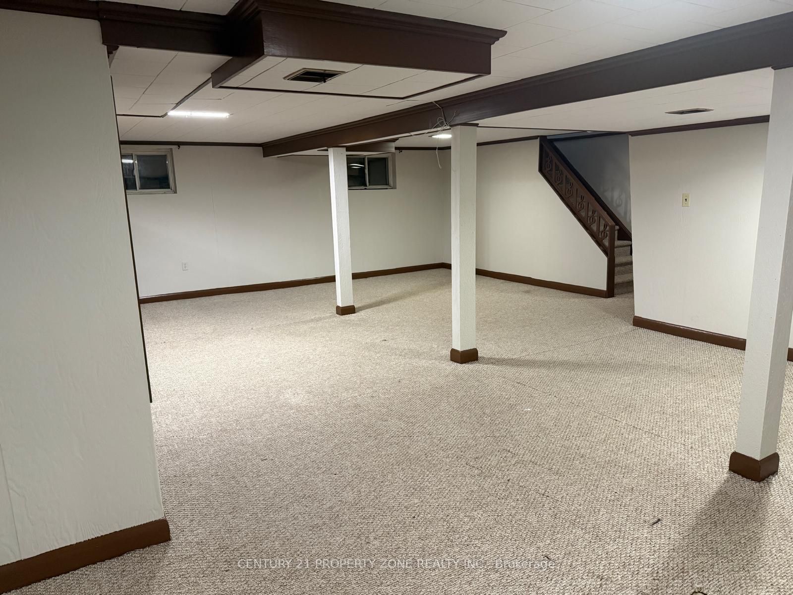 6300 Corwin Crescent Property Photo 10